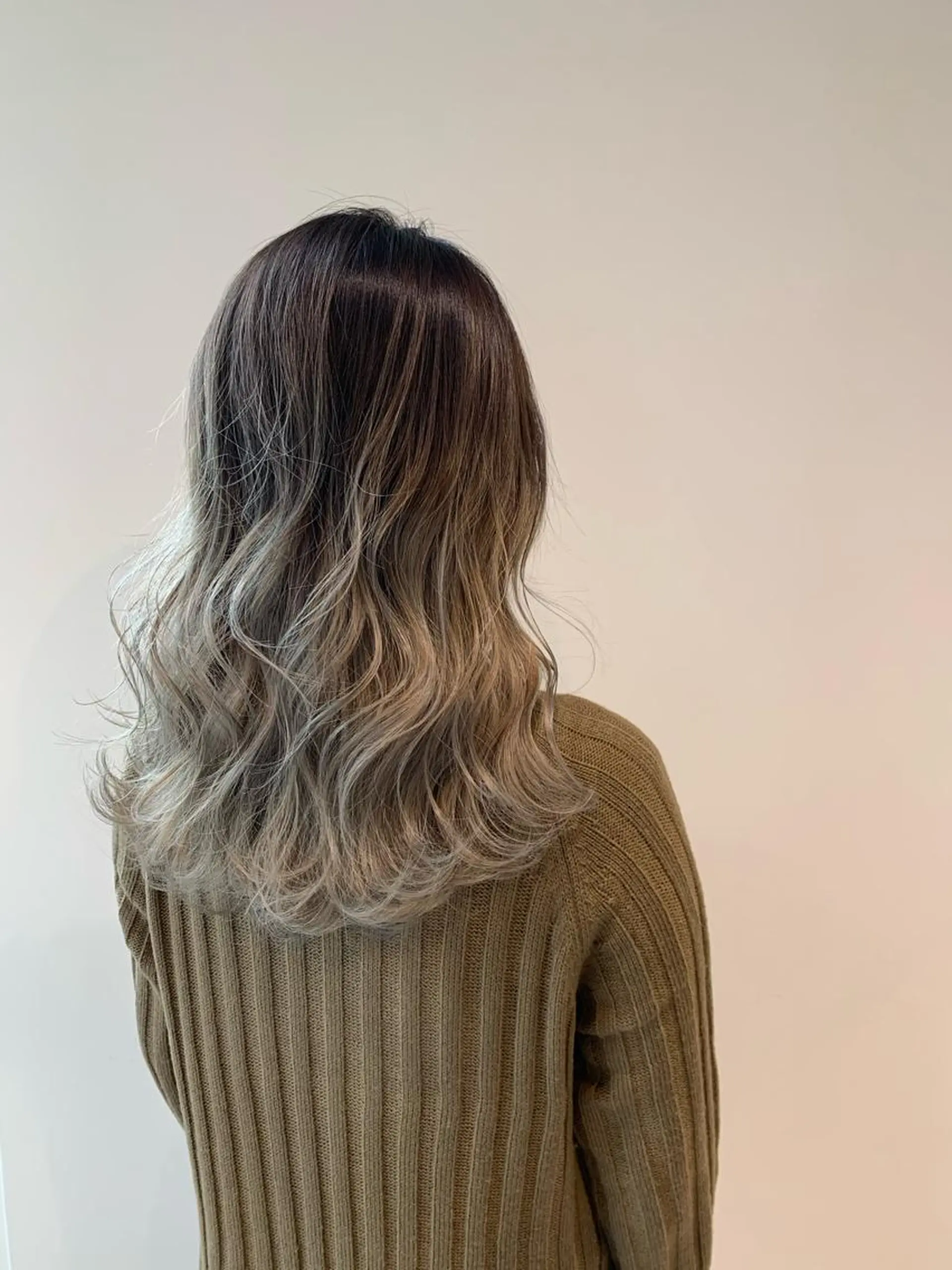 ロング カラー 小島嵩人 縮毛矯正 髪質改善のヘアスタイル