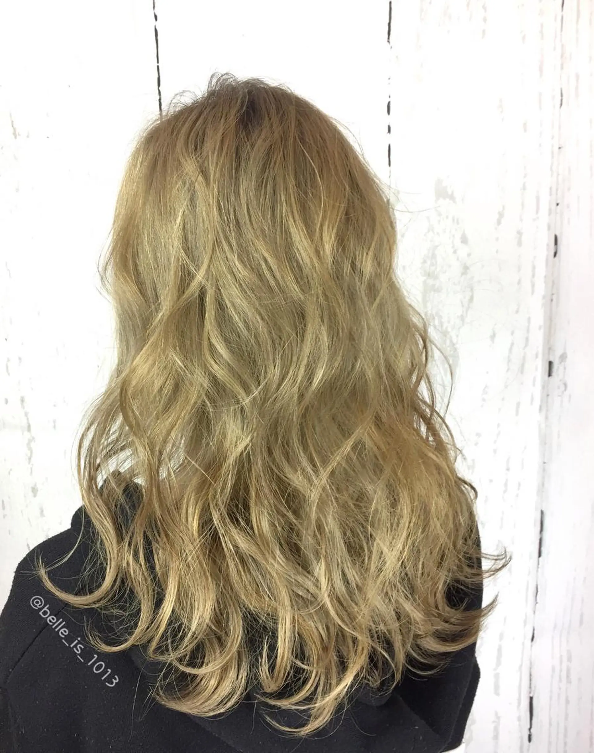 ミディアム 韓国レイヤー外国人風 透明感カラー髪質改善のヘアスタイル