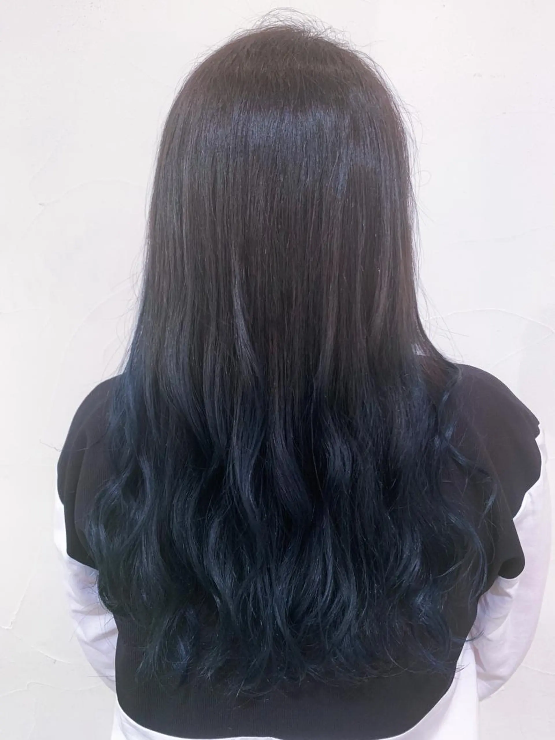 ロング カラー 乳井 悠香のヘアスタイル