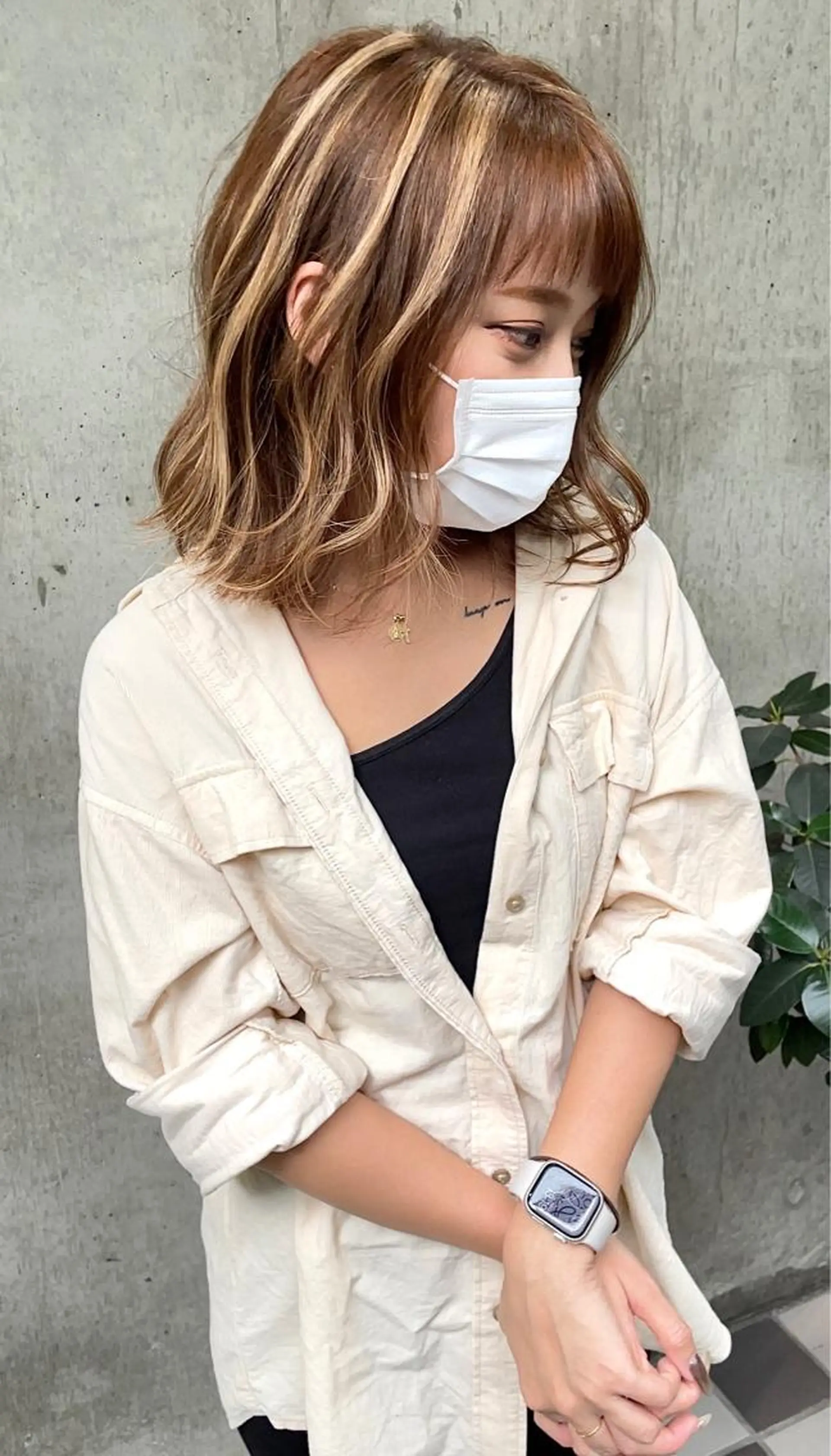 ミディアム カラー ベージュカラー ハイライトカラー ハイライト ヘアカラー SALOWIN  原宿ash所属・タナカ タクヤのヘアスタイル