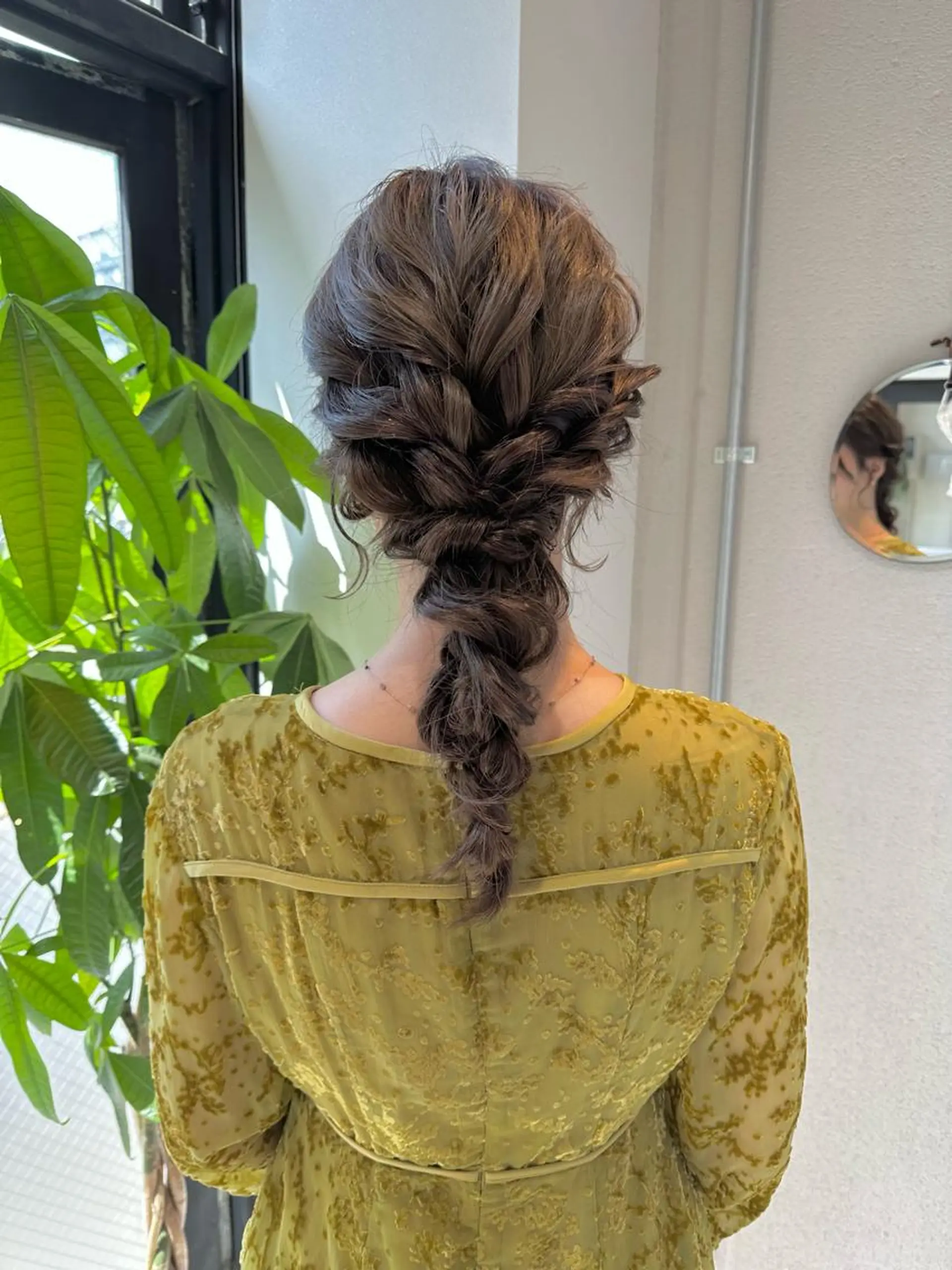 ヘアアレンジ KAORU オリーブカラーのヘアスタイル