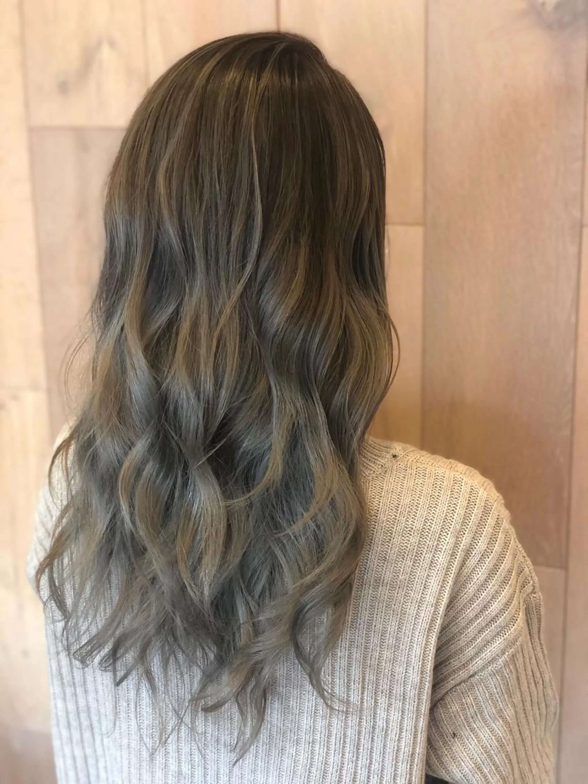 ロング カラー ブリーチ グラデーションカラー ハイライトカラー ハイライト 佐伯 凌太郎のヘアスタイル