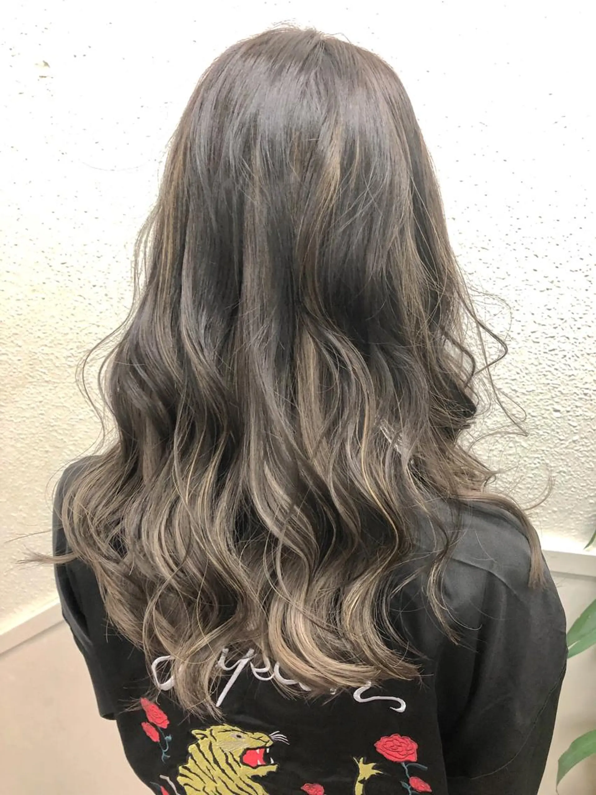 セミロング カラー 透明感カラー グレージュ ハイライトカラー ハイライト カット ヘアカラー トリートメント 髪質改善/美髪矯 正ヤマモトハルキのヘアスタイル