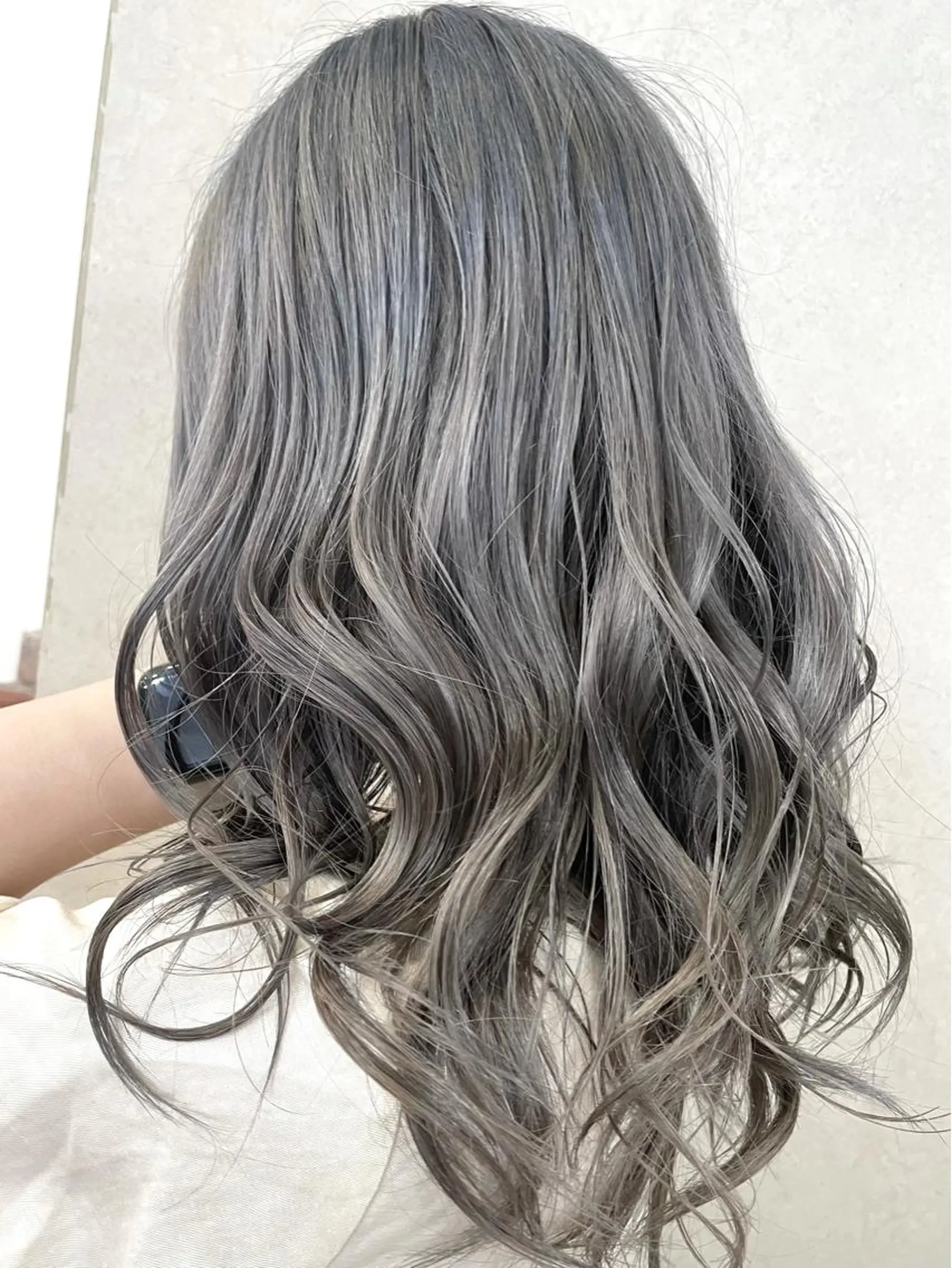 ロング カラー パーマ ヘアアレンジ メンズ シールエクステ メンズバレイヤージュ メンズブリーチ メンズハイライト メンズインナーカラー ヘアカラー トリートメント 🦋高瀬寛菜🦋 韓国/ブリーチのヘアスタイル