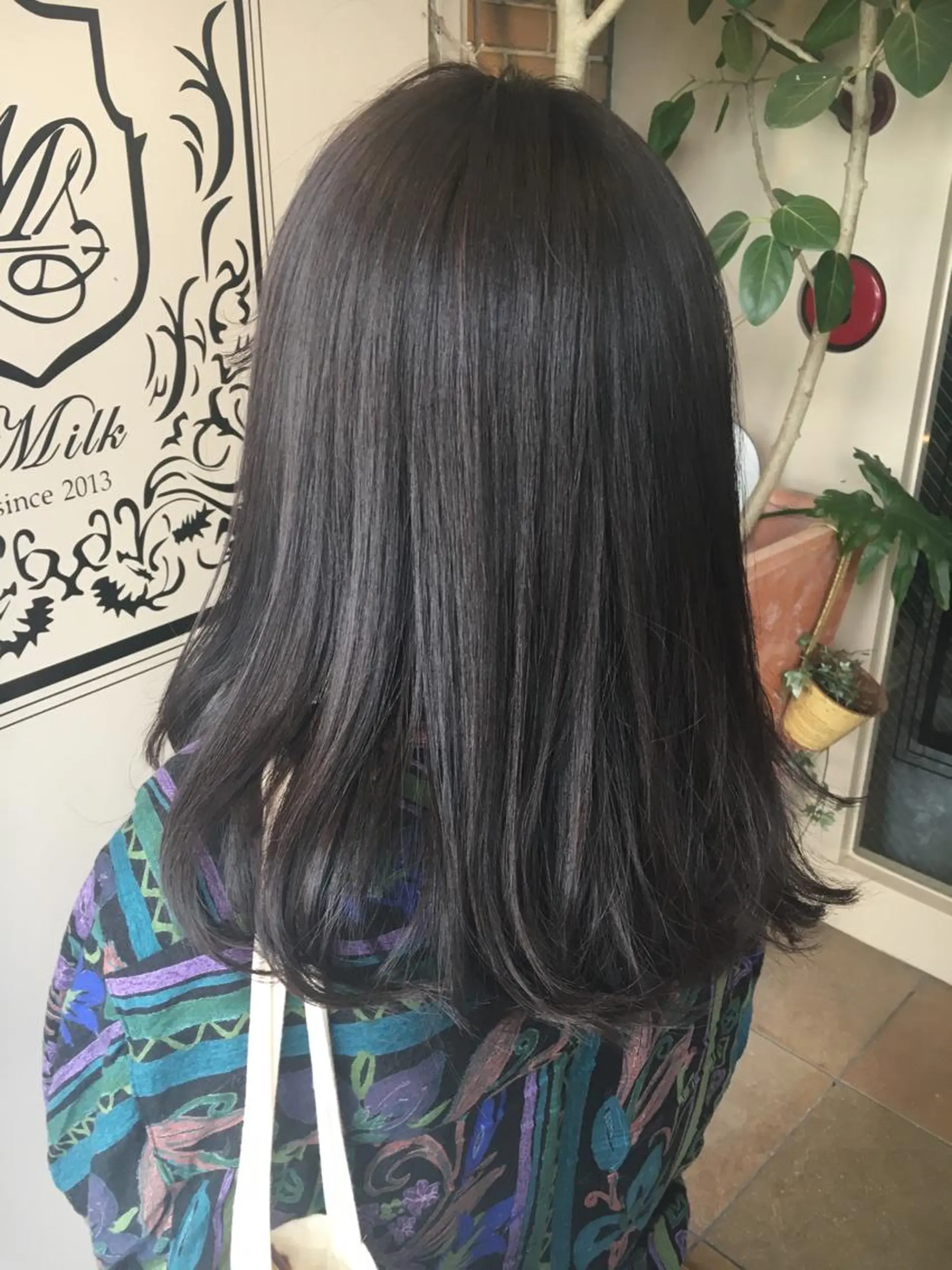 ミディアム カラー ダークグレー 北條 優輝のヘアスタイル