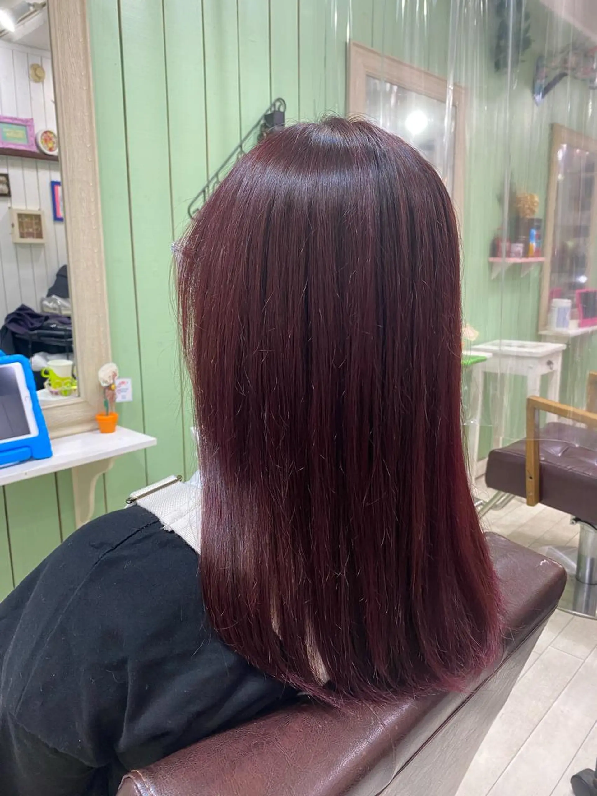 セミロング カラー ブリーチ ブリーチなしカラー レッドカラー 🩶西 雪乃/透明感 くすみカラー🫧のヘアスタイル
