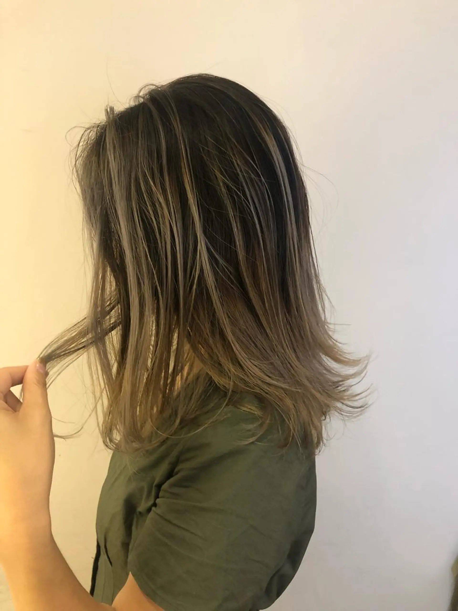 ミディアム カラー ブリーチカラー🌈 石垣翔太のヘアスタイル