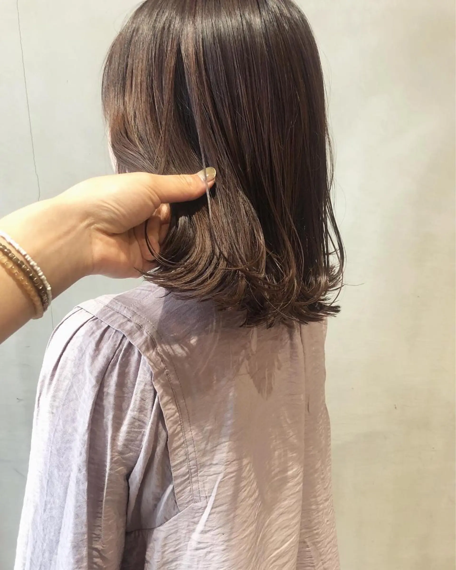 ミディアム カラー ヘアアレンジ 切りっぱなしボブ ブラウンカラー ココアブラウン ボブ タッセルカット カット ヘアカラー トリートメント 酸性縮毛矯正🧴韓国 レイヤー/髪質改善のヘアスタイル