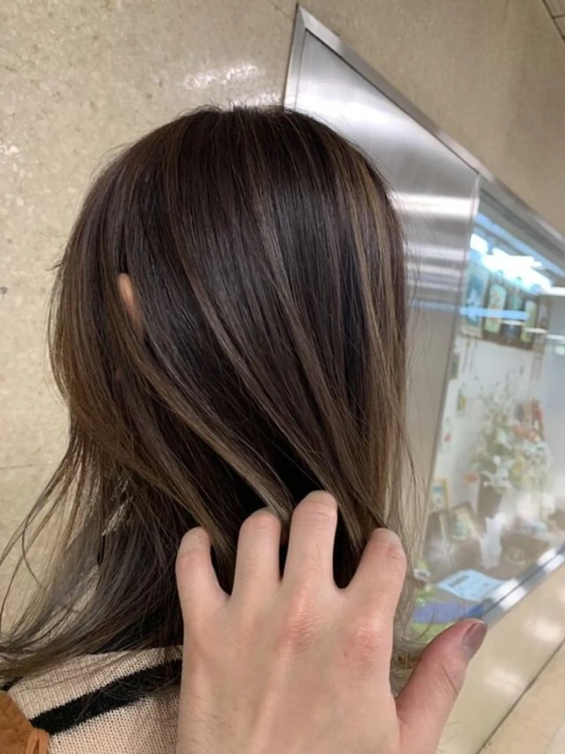 ミディアム カラー バレイヤージュ ハイライトカラー ハイライト レイヤーカット カット ヘアカラー トリートメント 菅村 勇亮のヘアスタイル
