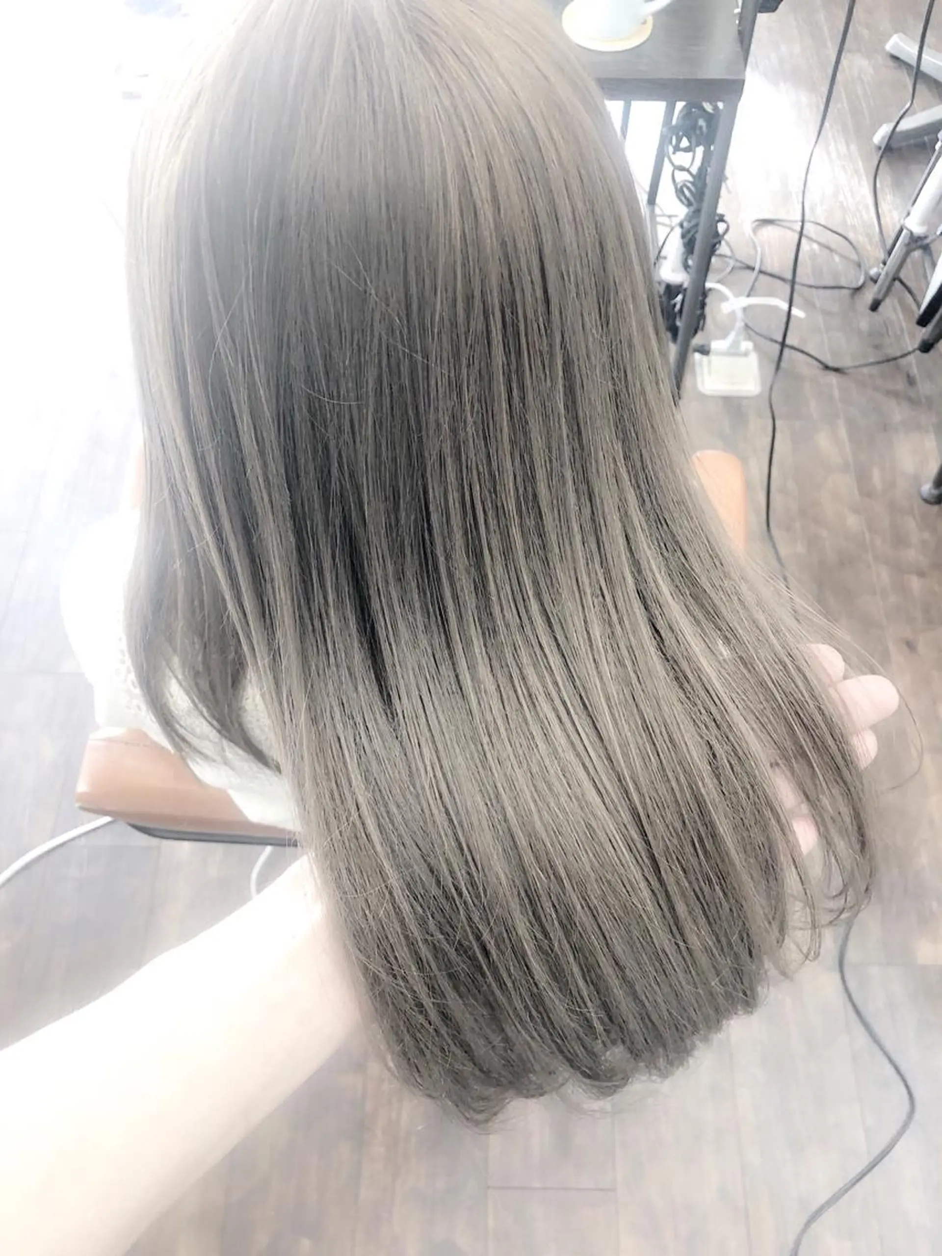 カラー ブリーチ 透明感カラー イルミナカラー ヘアカラー トリートメント ヘッドスパ グレージュ/髪質改善 Yamato.hのヘアスタイル