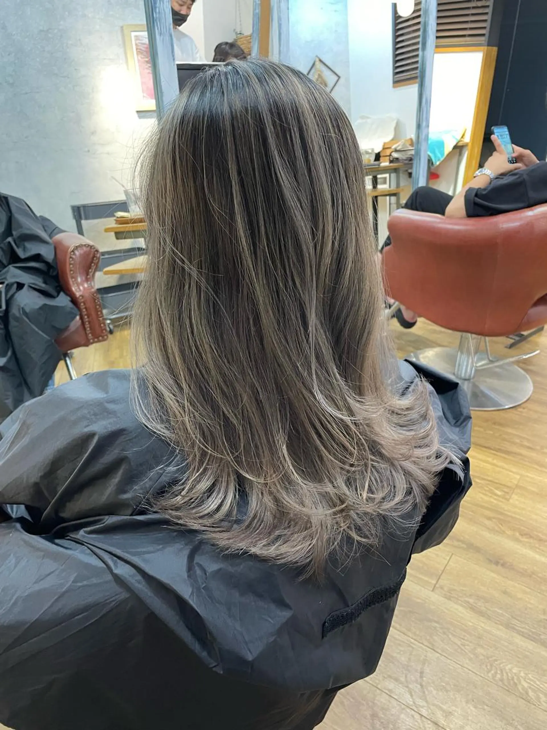 ロング カラー かわさき ともやのヘアスタイル