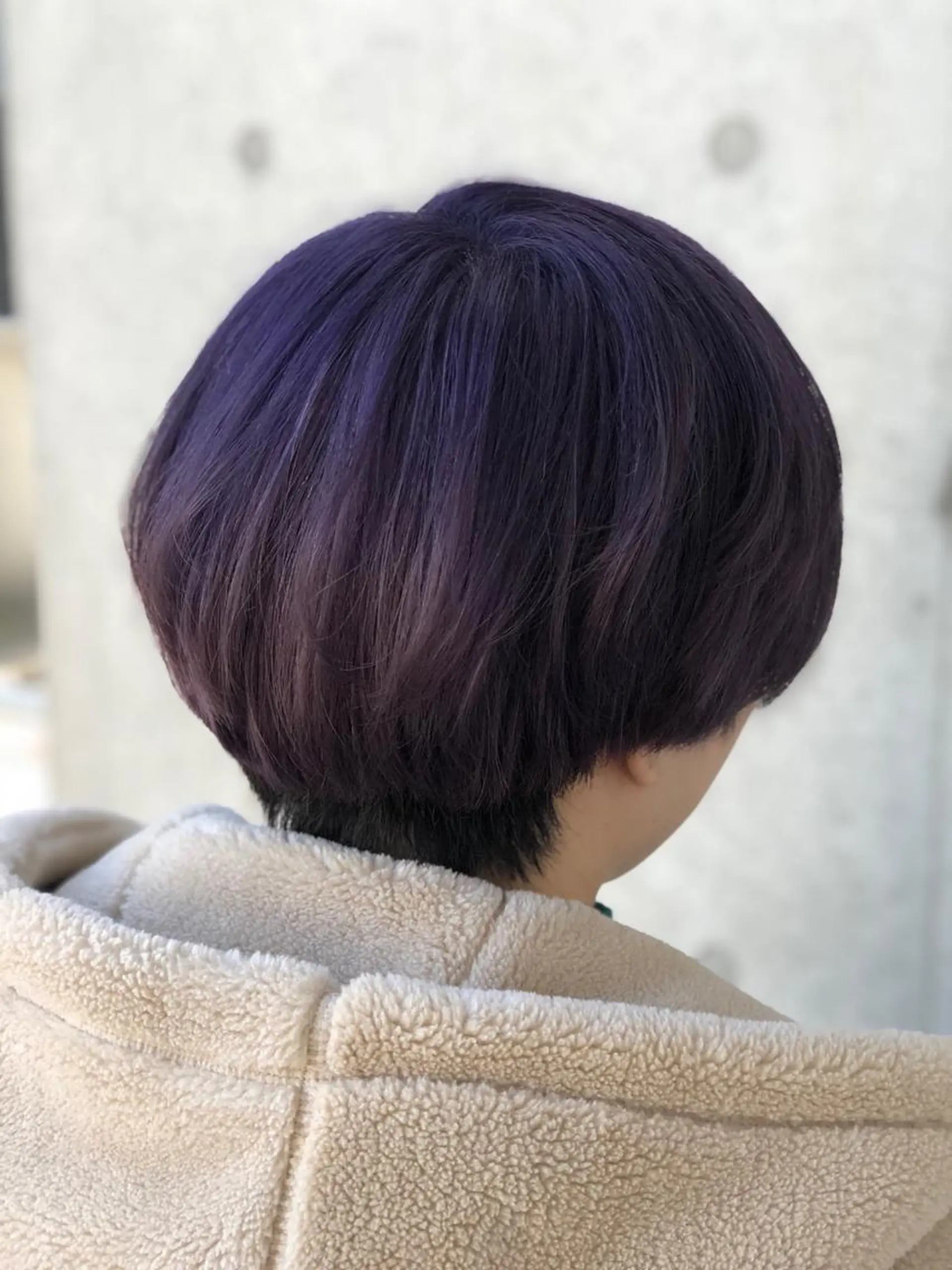 ショート ヘアカラー 飯島 優衣のヘアスタイル
