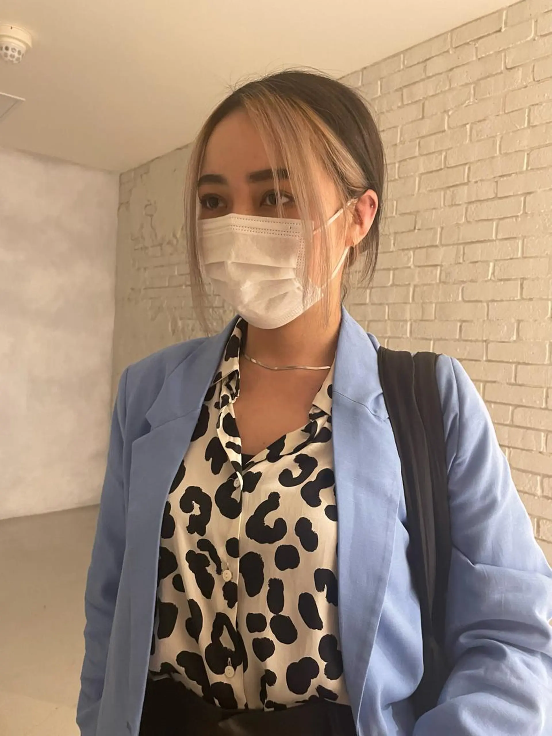 セミロング カラー 艶ハイトーン👑♡ NATSUKIのヘアスタイル