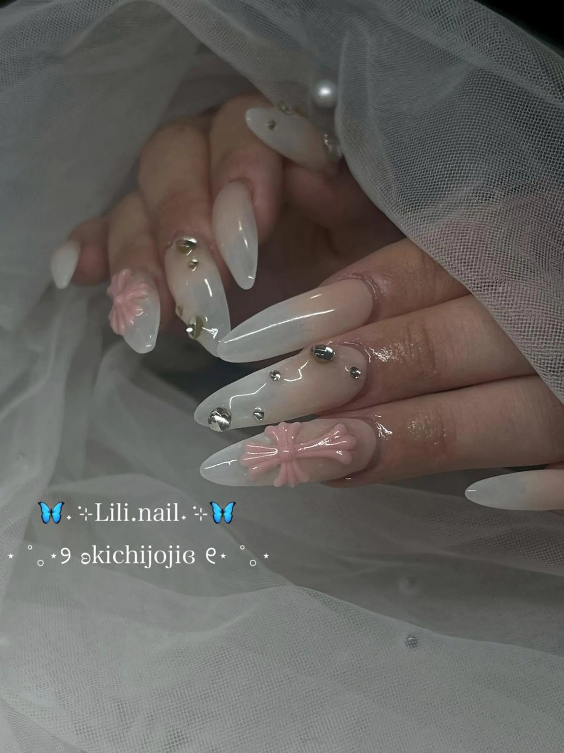 ネイル ハンドネイル フットネイル lili.nail y2k/長さ出しのネイルデザイン