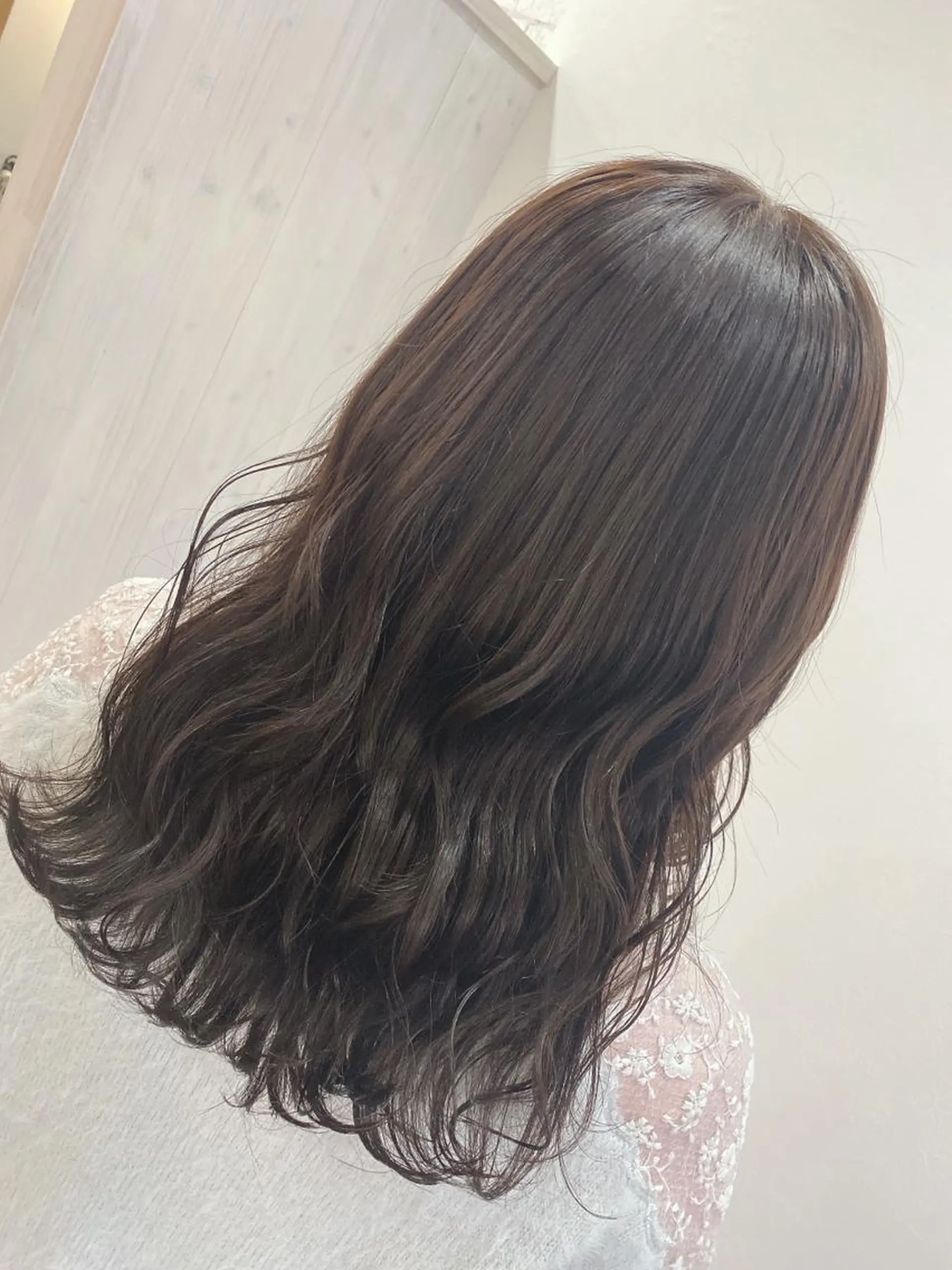 セミロング フラウヘアデザイン所属・大田 留衣のヘアスタイル