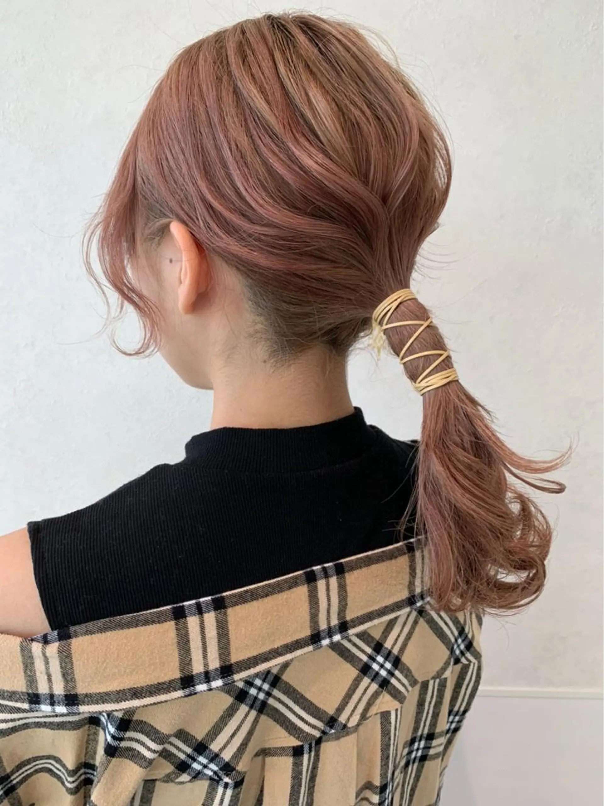 セミロング カラー パーマ ヘアアレンジ ハイトーンカラー🤍 山下 優華のヘアスタイル