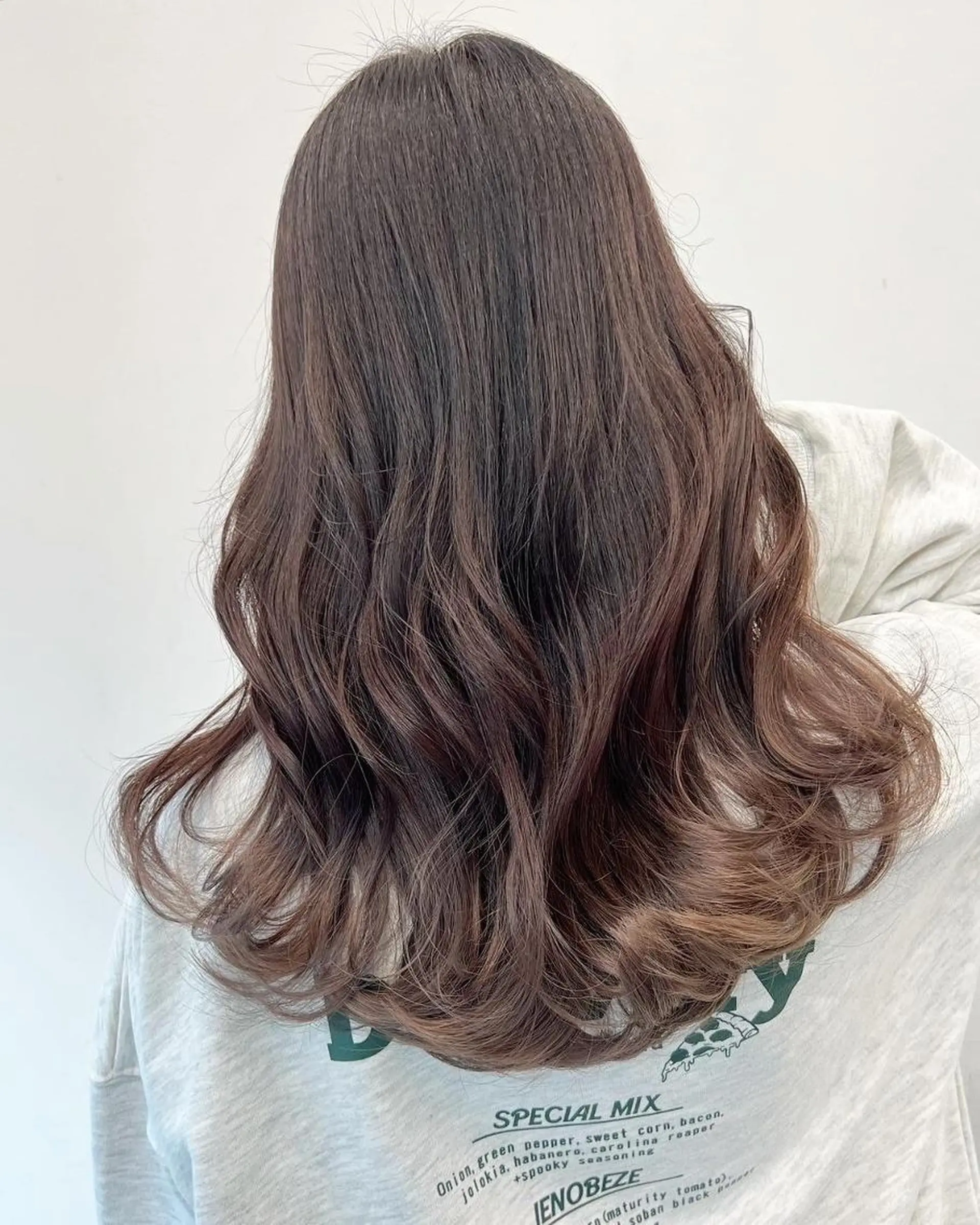 セミロング ボブ ハイライト 髪質改善 韓国風ヘア レイヤーカット カット ヘアカラー トリートメント 【公式】amble luxe 中野のヘアスタイル