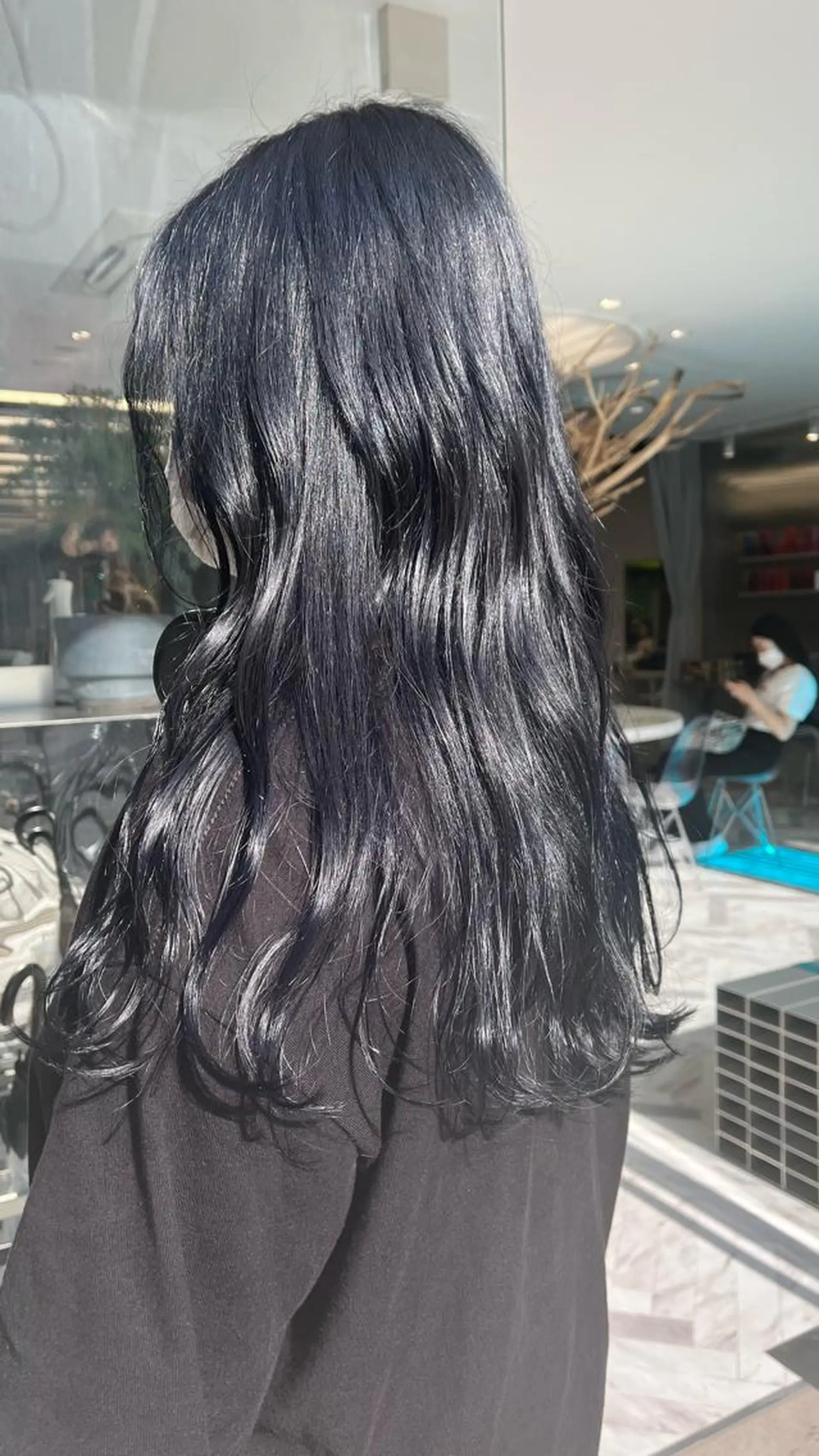 ロング カラー 黒髪 ブルーカラー ブルーブラック ヘアカラー トリートメント mai🤍縮毛酸性ス トレート/アイリストのヘアスタイル