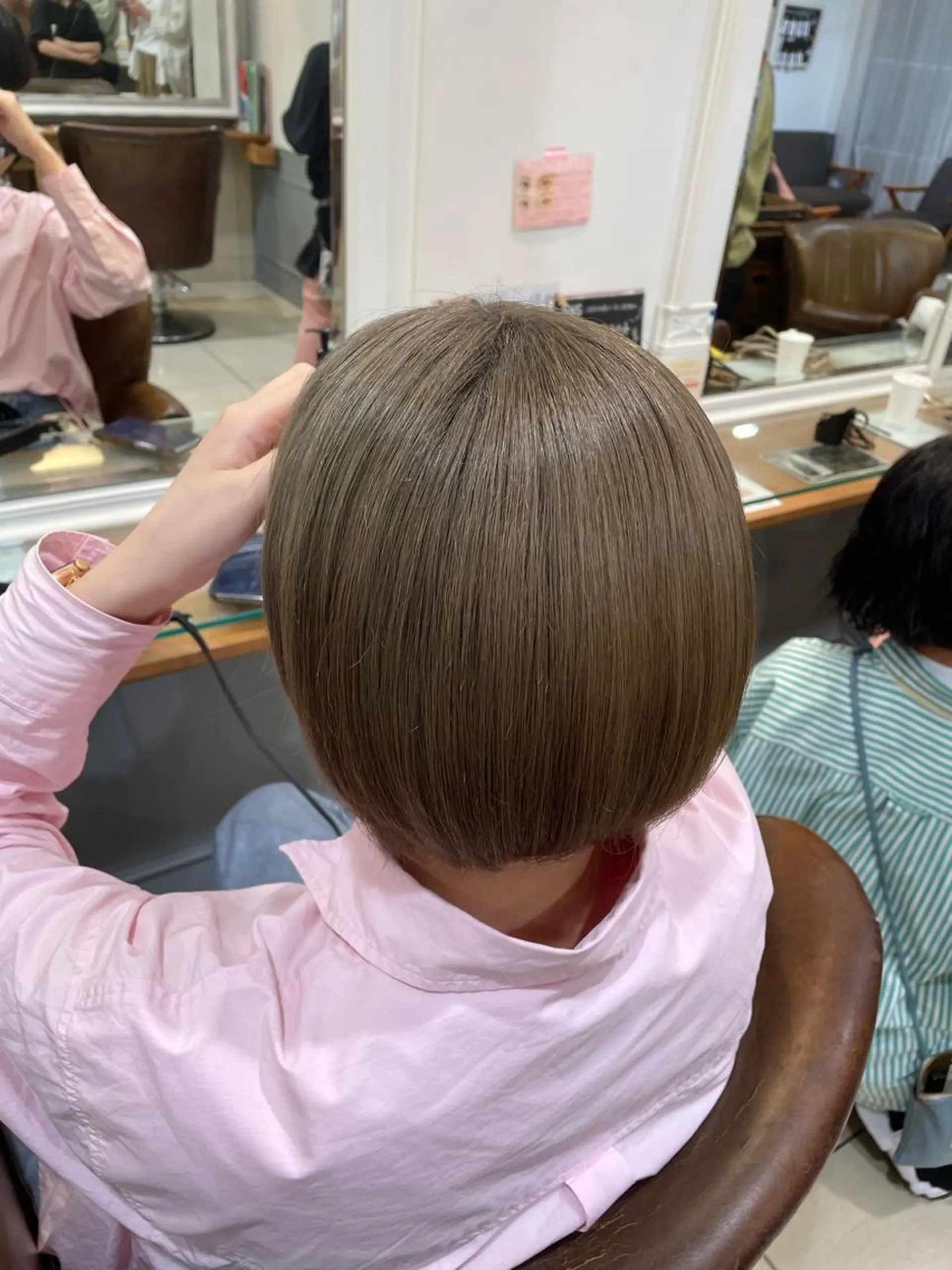 ショート カラー Neolive 千尋のヘアスタイル