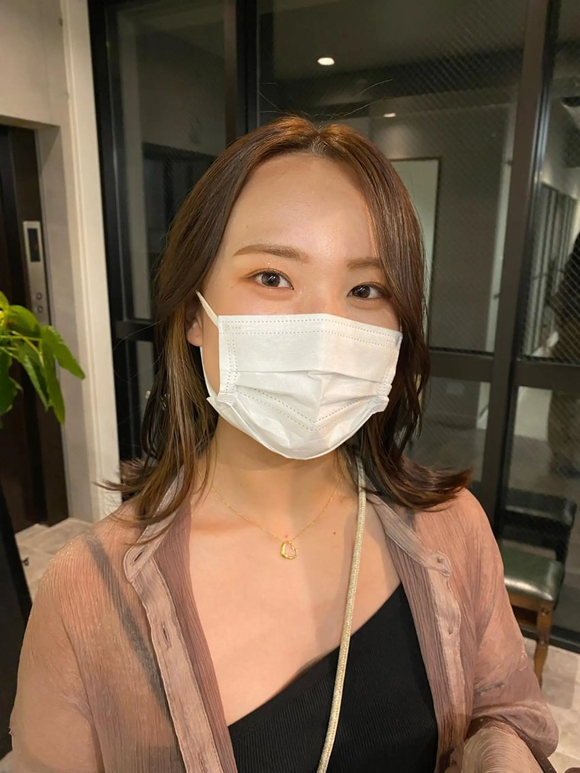 ミディアム カラー ブリーチ ダブルカラー グレージュ インナーカラー カット 縮毛矯正 髪質改善/縮毛矯正/ 透明感カラーYUMAのヘアスタイル