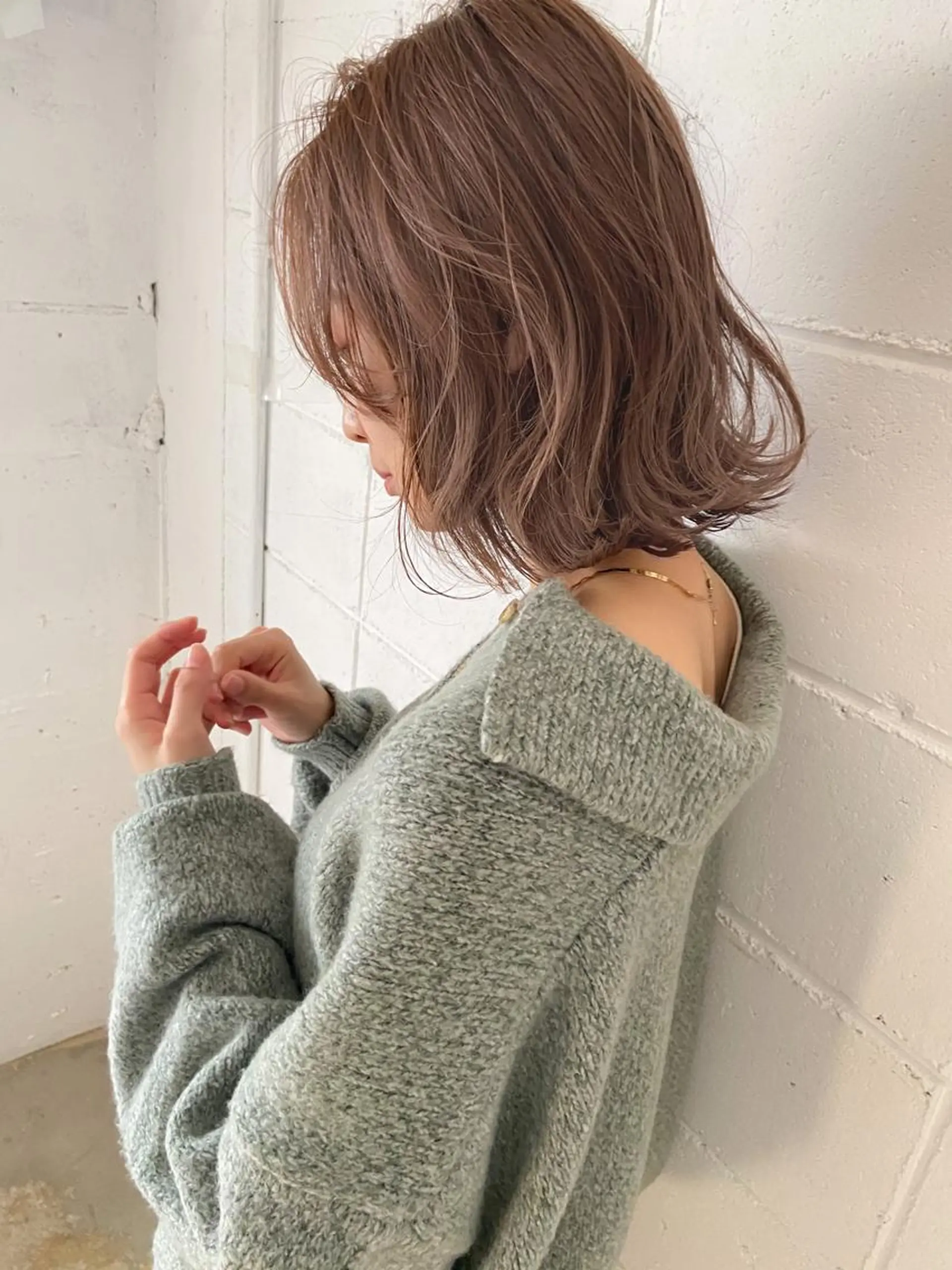 ミディアム カラー アッシュ ベージュカラー ケアカラー 透明感カラー ハイライトカラー ヘアカラー トリートメント 岡本康平/ボブ /ブリーチ/レイヤーのヘアスタイル