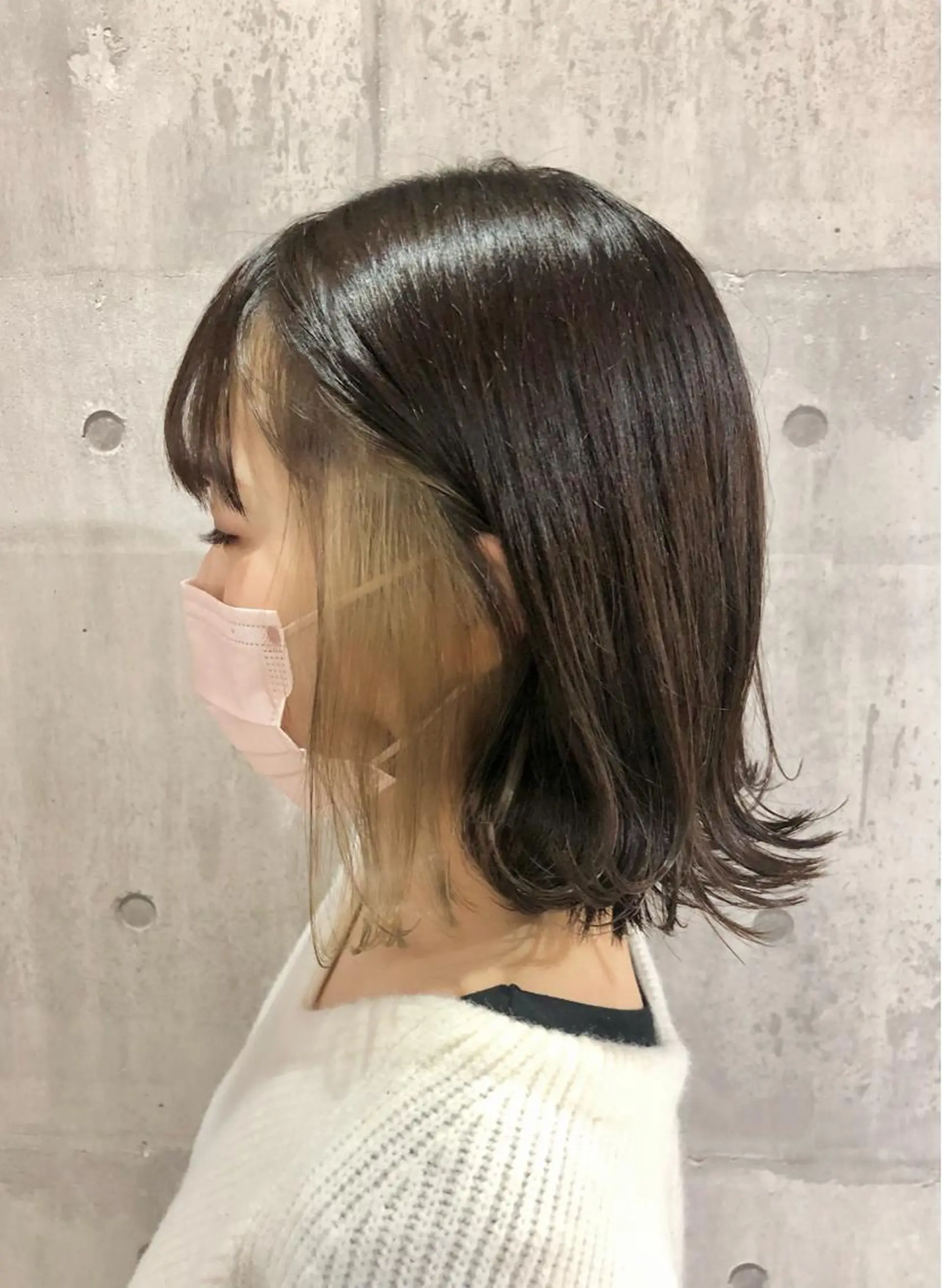 ミディアム レイヤー/韓国 ハイトーン興津史弥のヘアスタイル