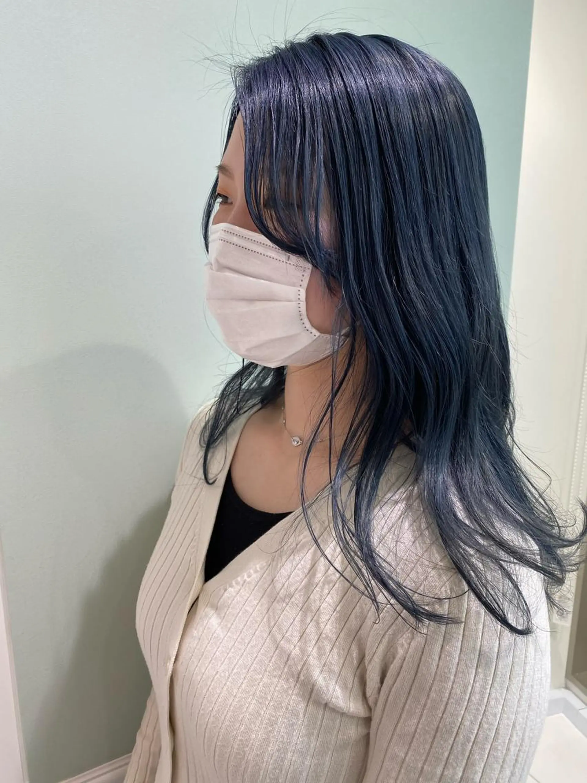 ロング ウルフカット／吉村 桃子のヘアスタイル