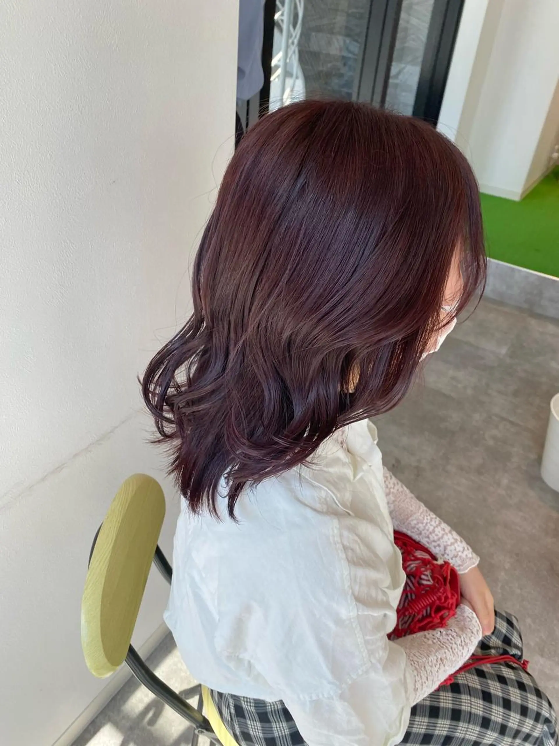 セミロング カラー ブリーチ カシス ブリーチなしカラー ピンクカラー オスズ 🎀´-のヘアスタイル