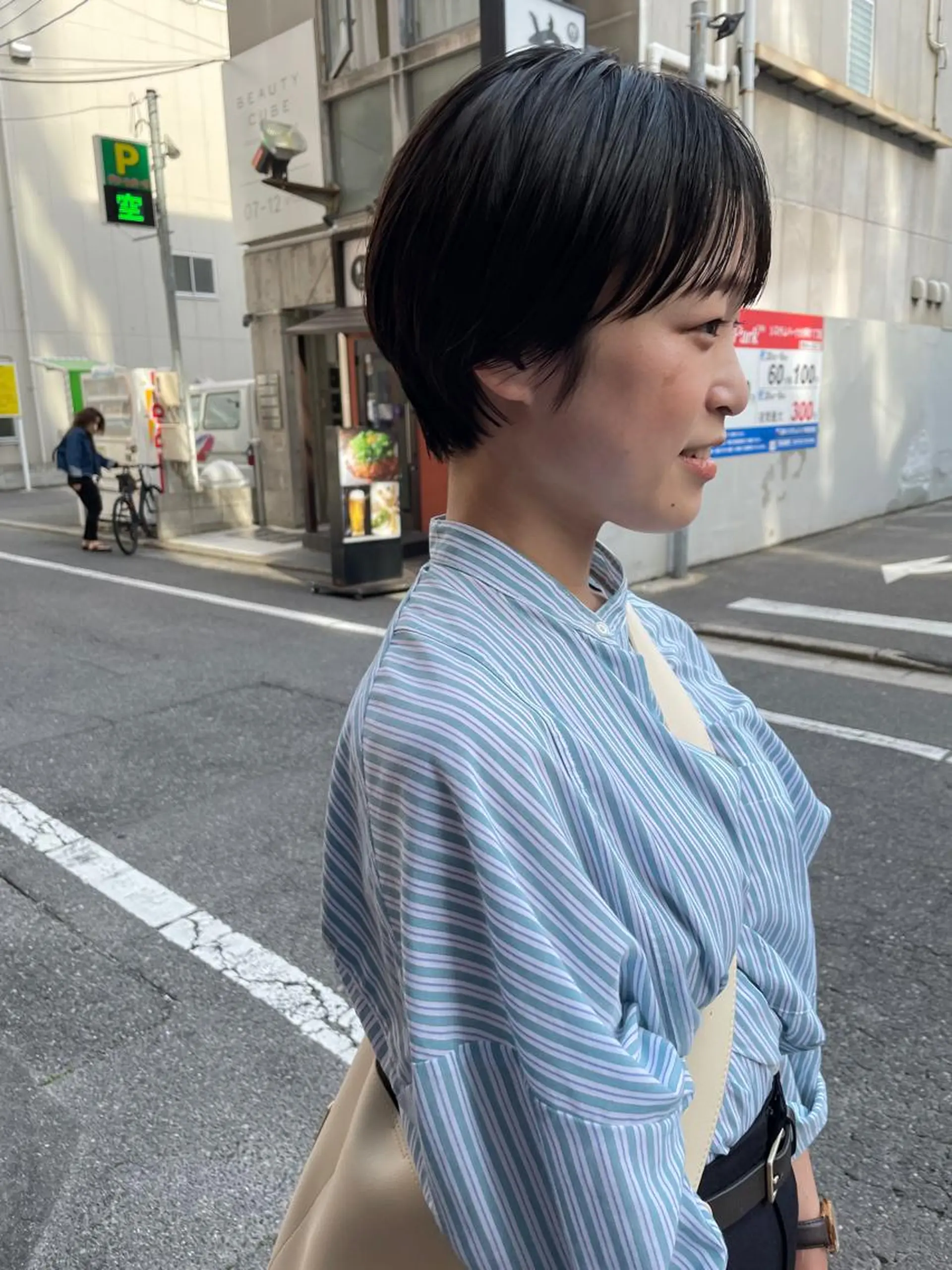 ショート カット さの あやねのヘアスタイル