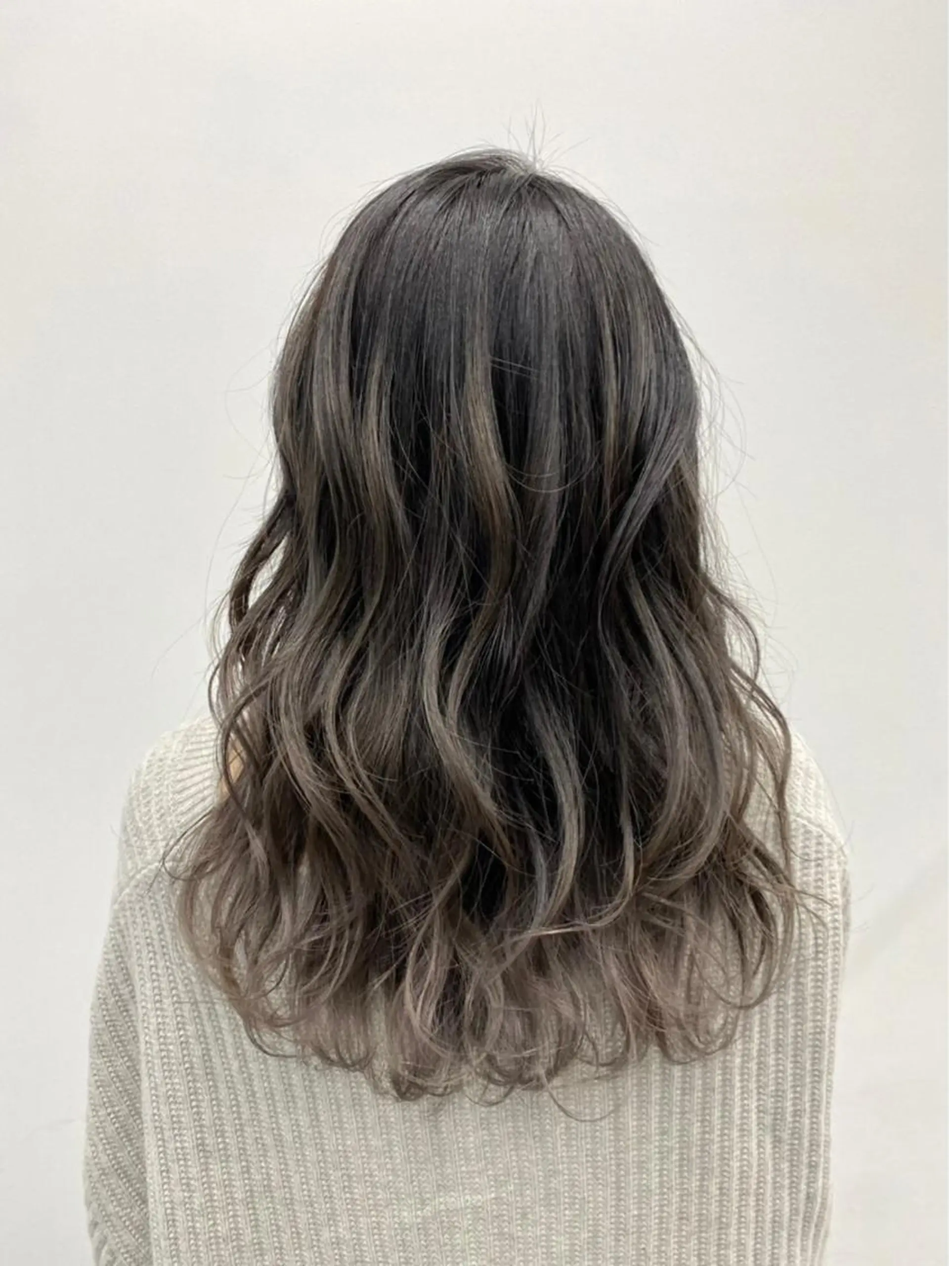 セミロング アッシュ フレンチガーリー 髪質改善 オン眉 カット ヘアカラー トリートメント 公式 Ease by amble luxeのヘアスタイル