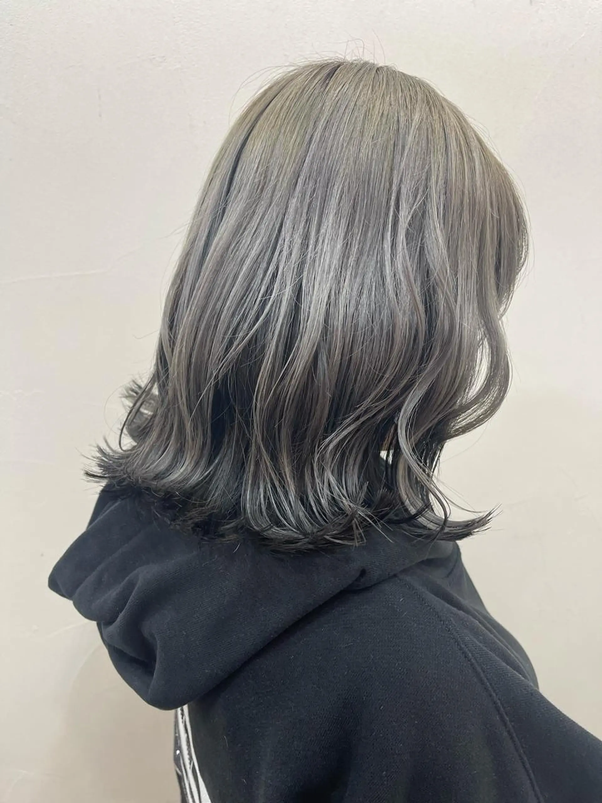 ミディアム 顔まわりレイヤー/ bob及川亜沙美のヘアスタイル