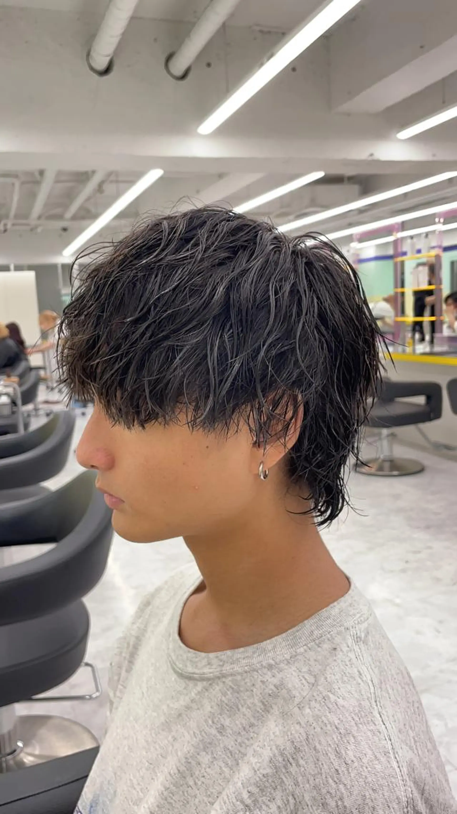 ミディアム パーマ ヘアアレンジ メンズ 顔まわりカット の達人のヘアスタイル