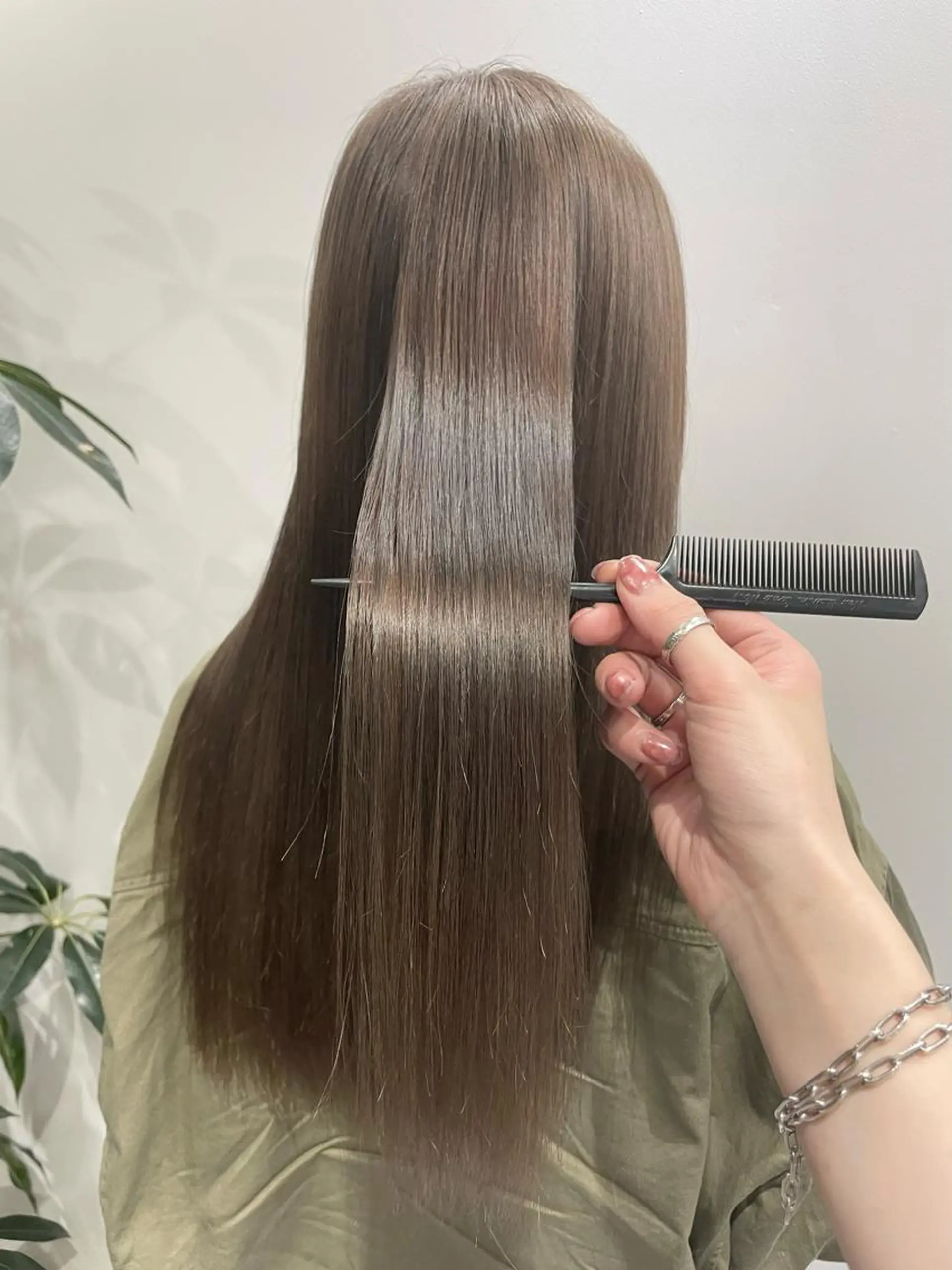 ロング ヘアカラー 湯田実津希🤎 ﾐﾙｸﾃｨ専門のヘアスタイル