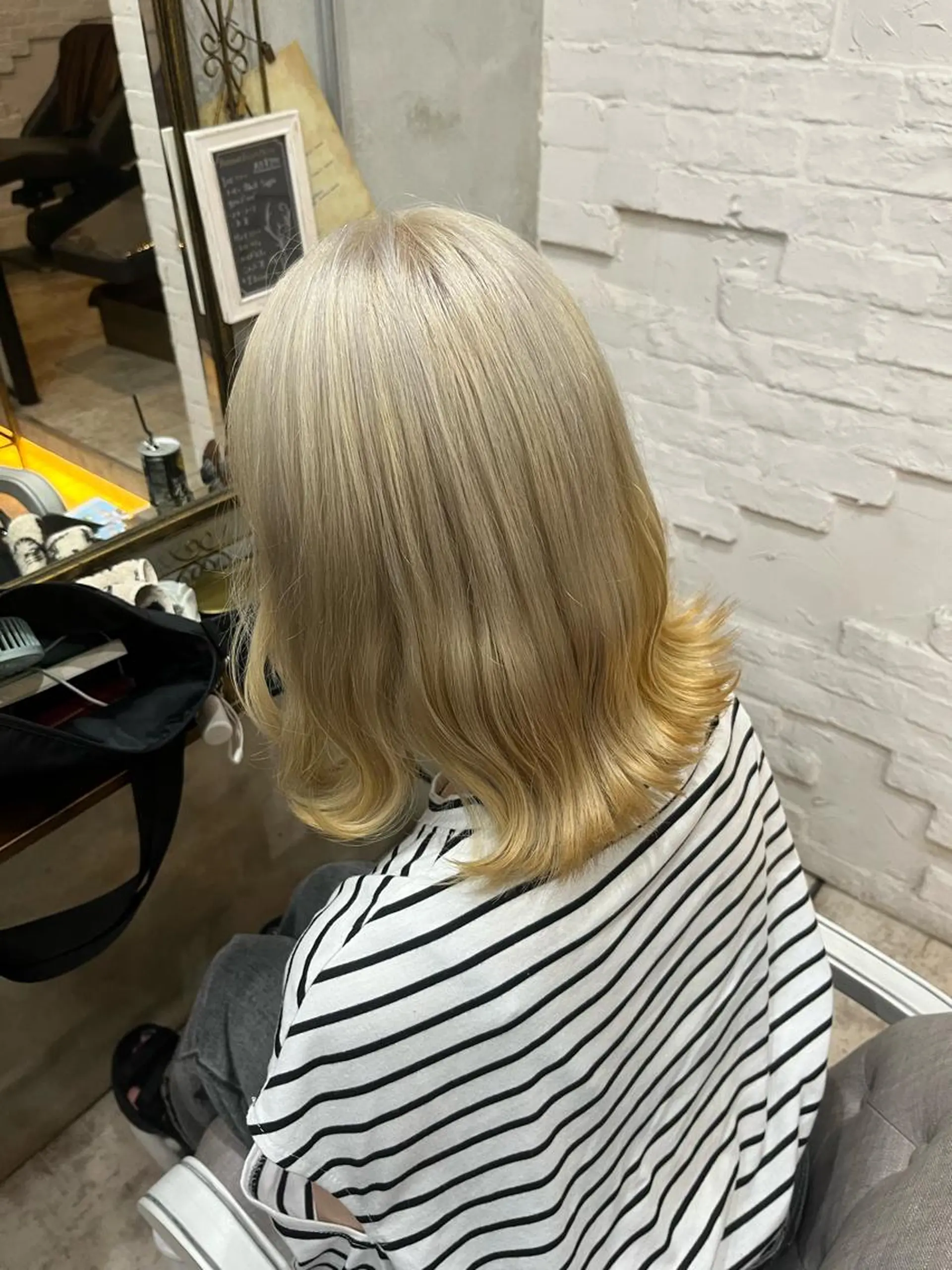 ミディアム カラー 艶髪/ハイトーン/ ヘアセット/モエノのヘアスタイル