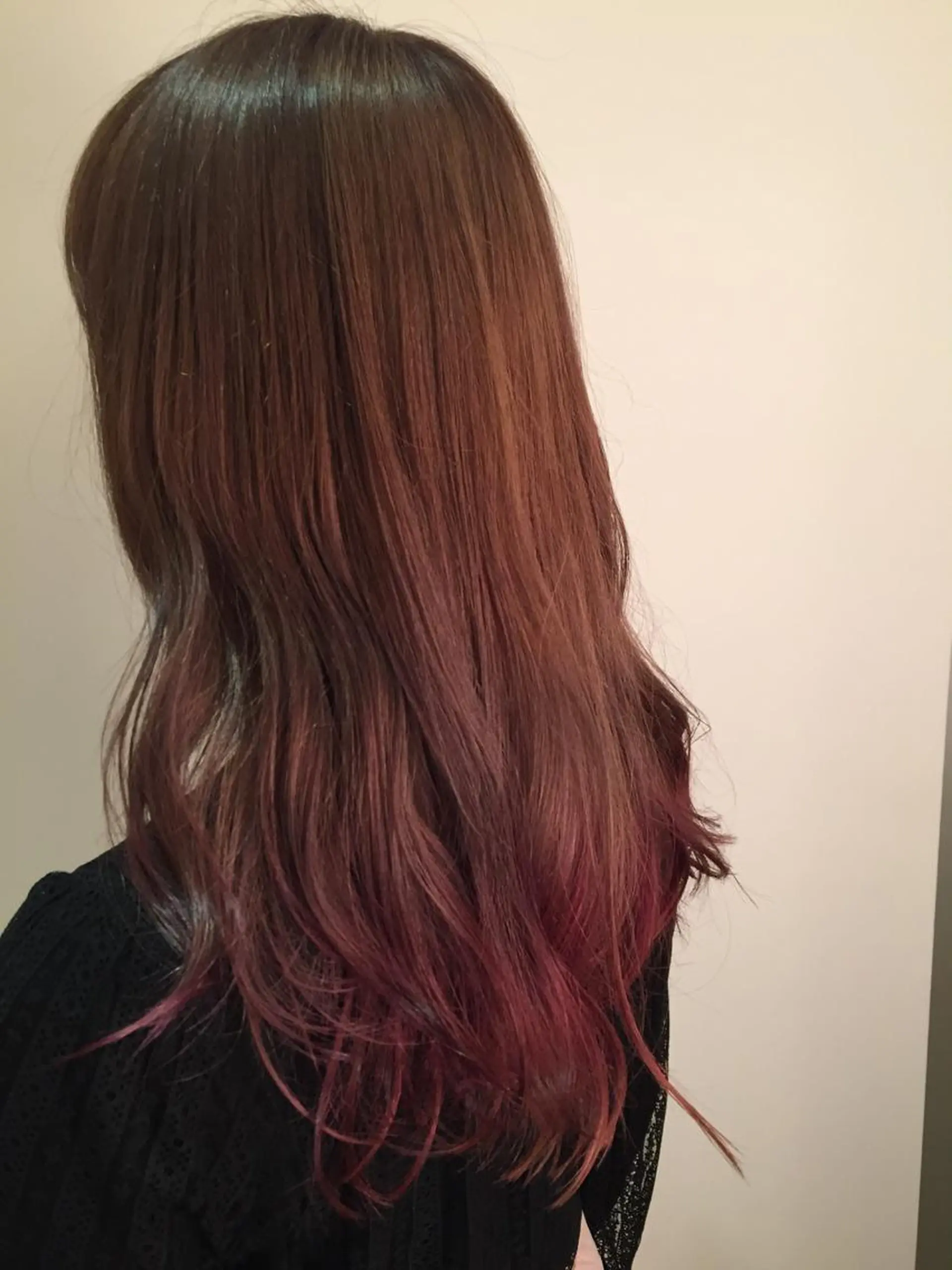 セミロング カラー グラデーションカラー ラベンダーカラー ピンクカラー 原宿サロン代表 デザインカラー伊藤卓のヘアスタイル