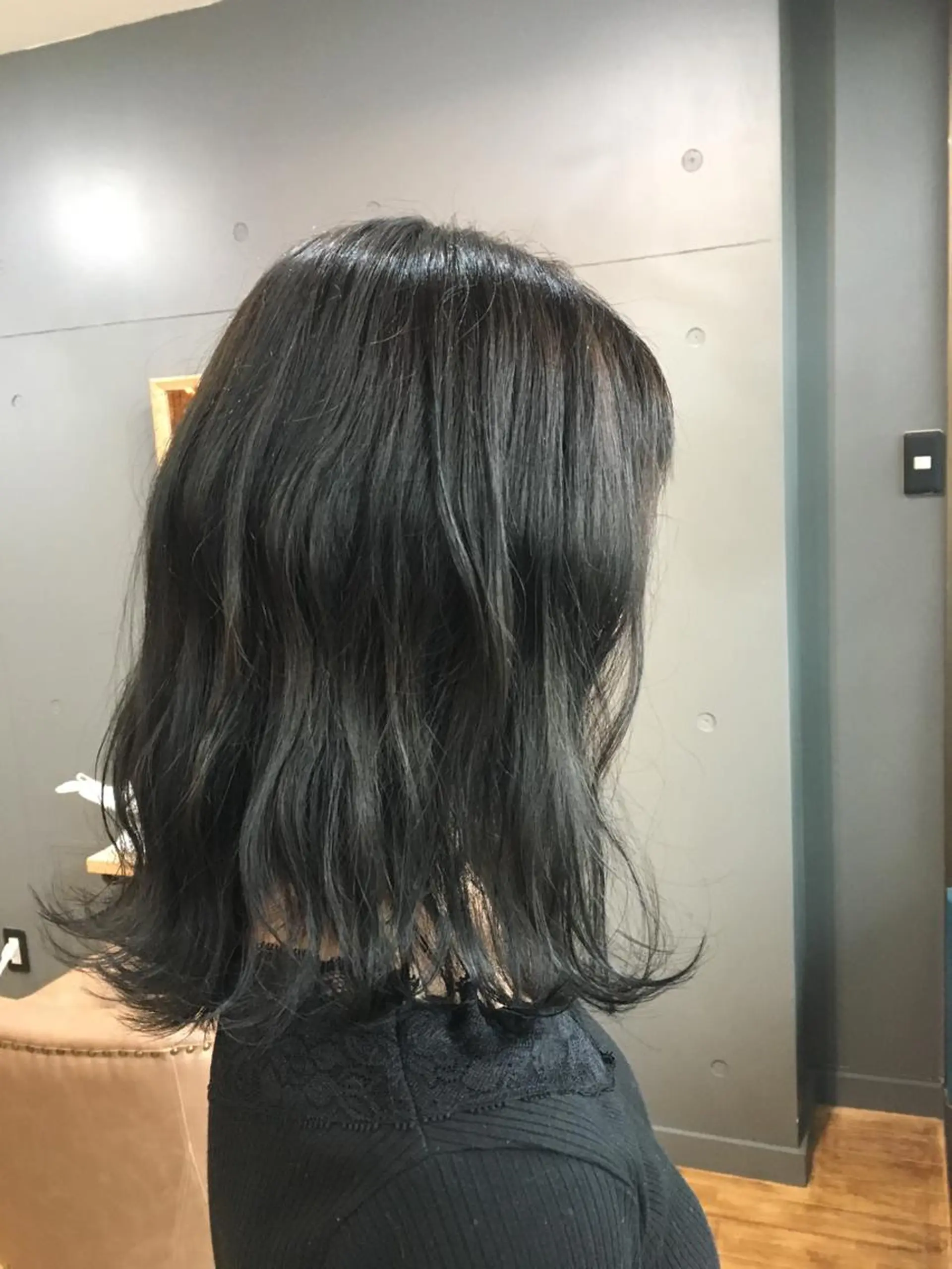 セミロング ヘアカラー 佐藤 実咲のヘアスタイル