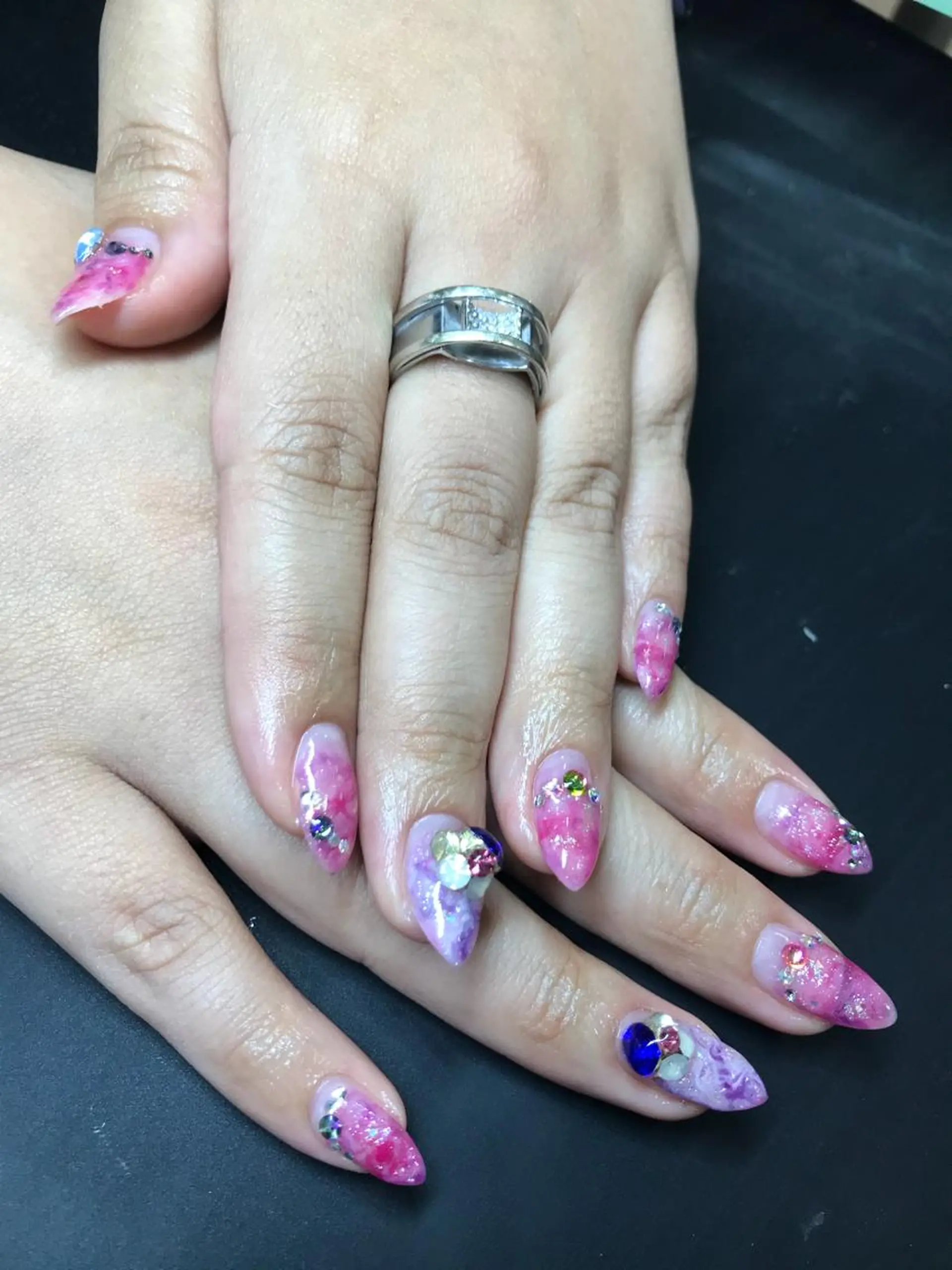 ネイル ハンドネイル みんなの店所属・仲谷 つかさのエステ・リラクイメージ