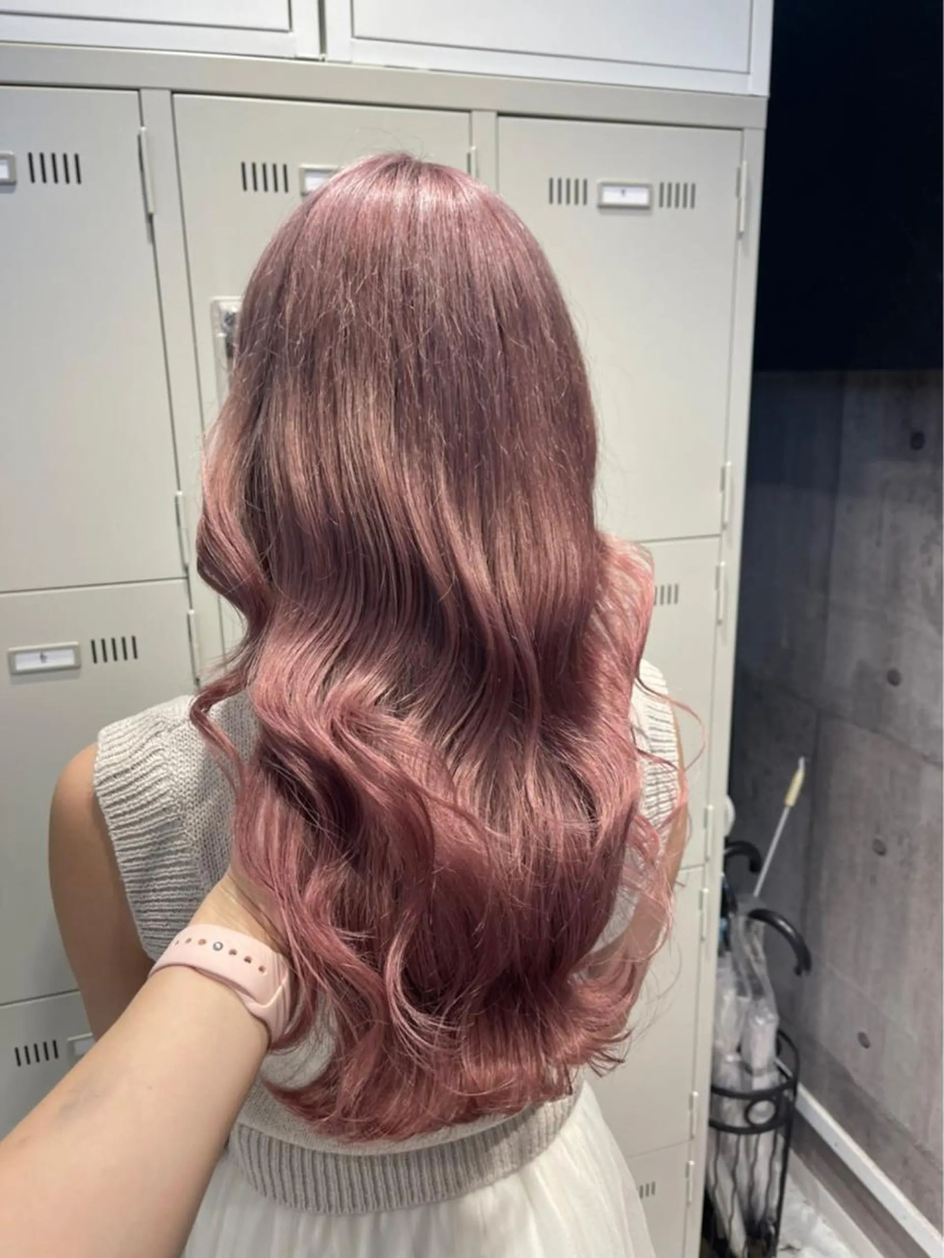 セミロング カラー 韓国ヘア特化💍 tiam💍ブリーチのヘアスタイル