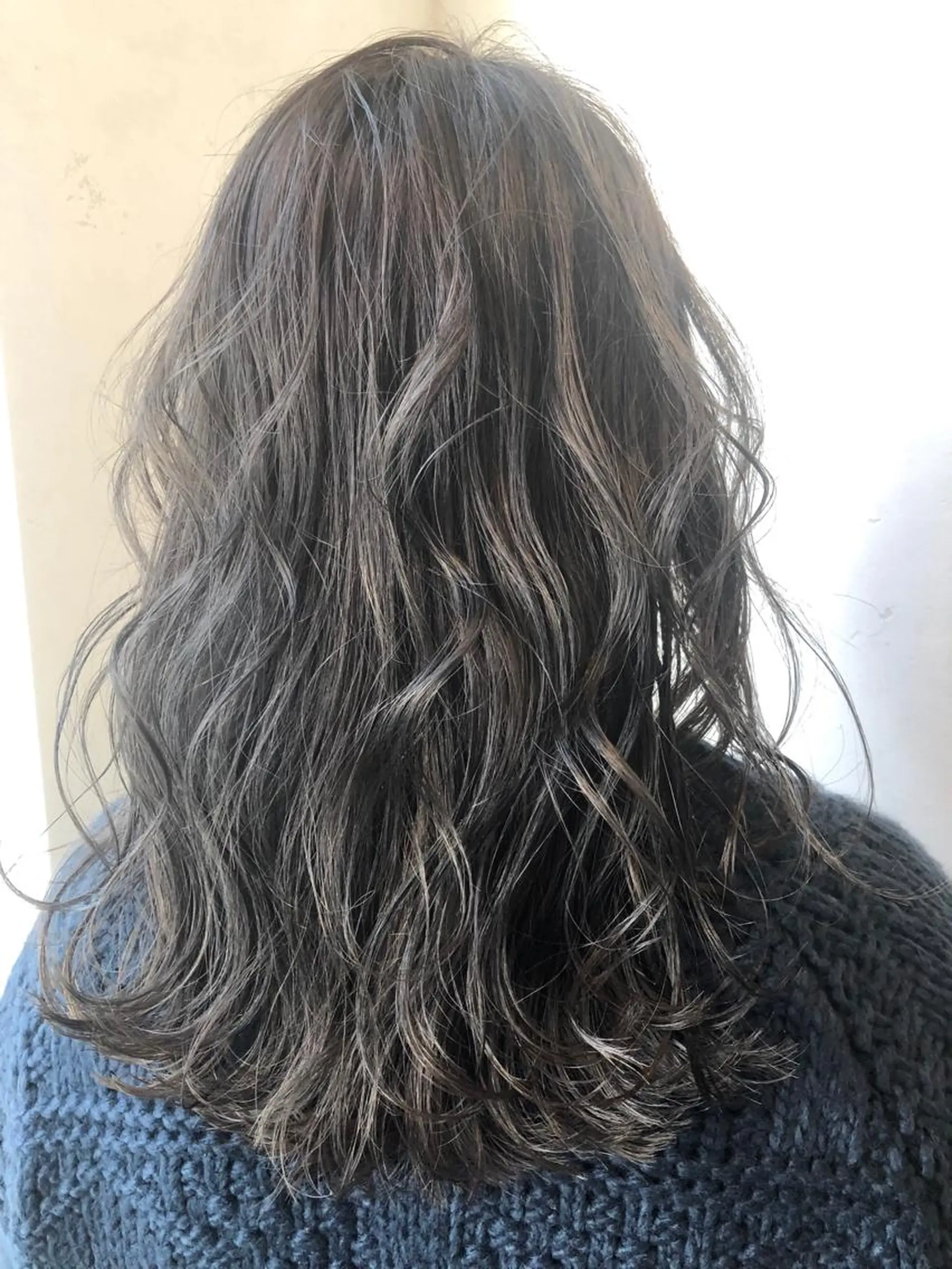 ミディアム カラー グレージュ TOWA 野村　コウダイのヘアスタイル