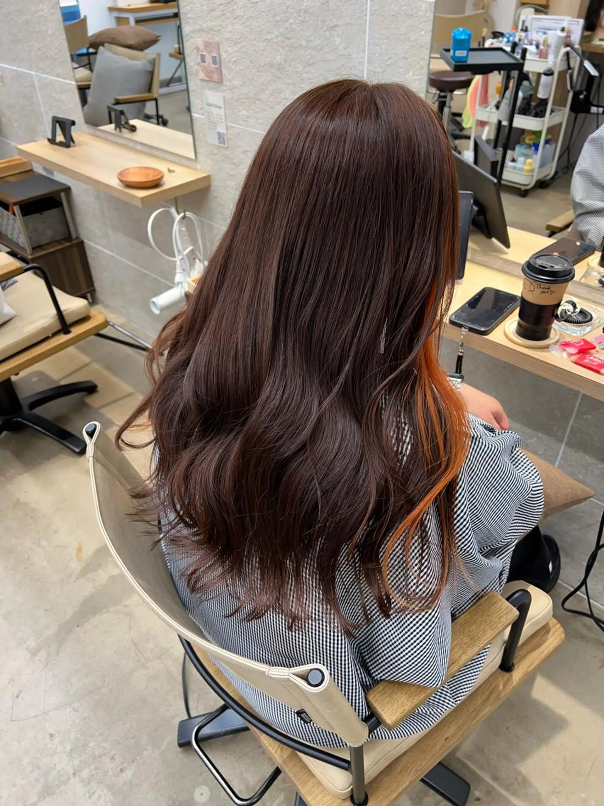 ロング カラー ブラウンカラー オレンジ オレンジブラウン sand yokohama所属・✨️今だけ無料✨️ 鶴田みなみのヘアスタイル