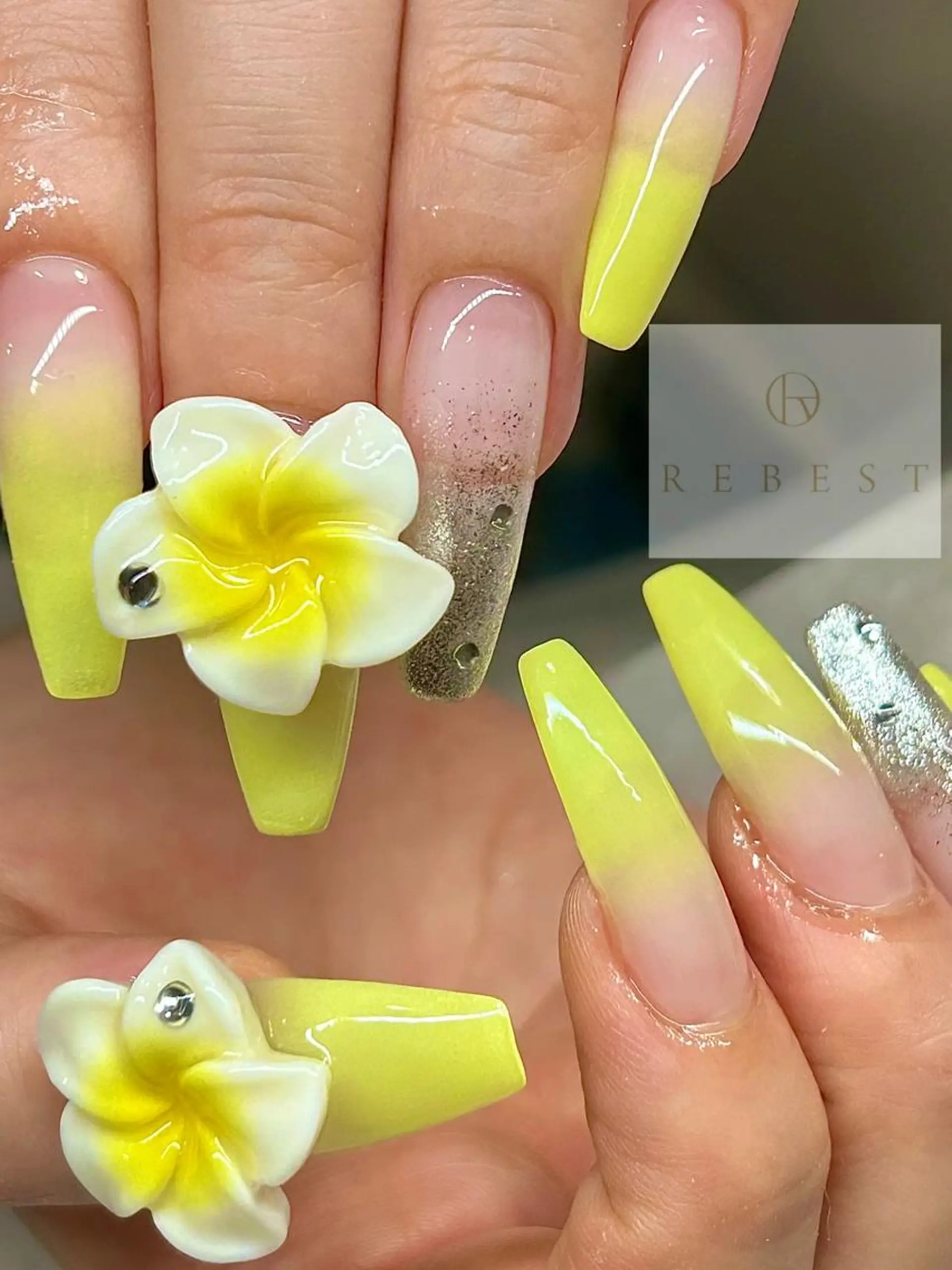 ネイル REBEST nailのネイルデザイン