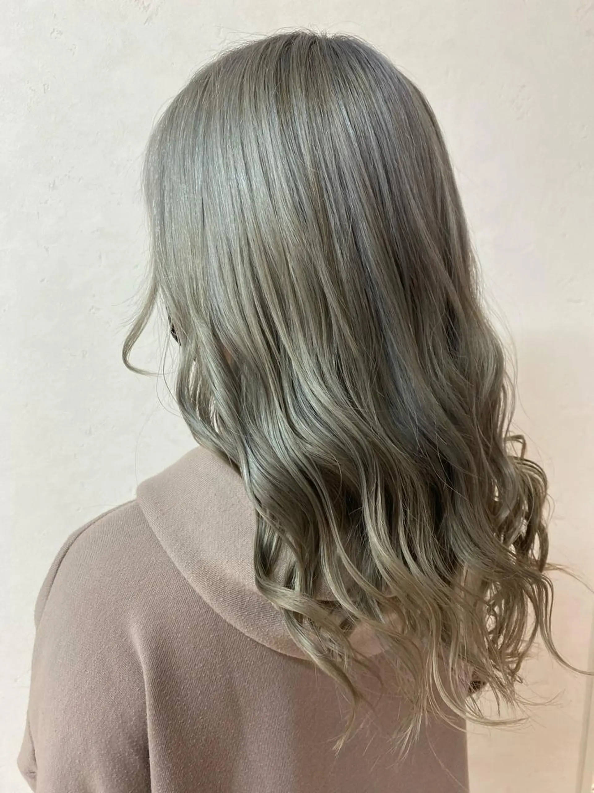 セミロング カラー 岡本 拓朗のヘアスタイル