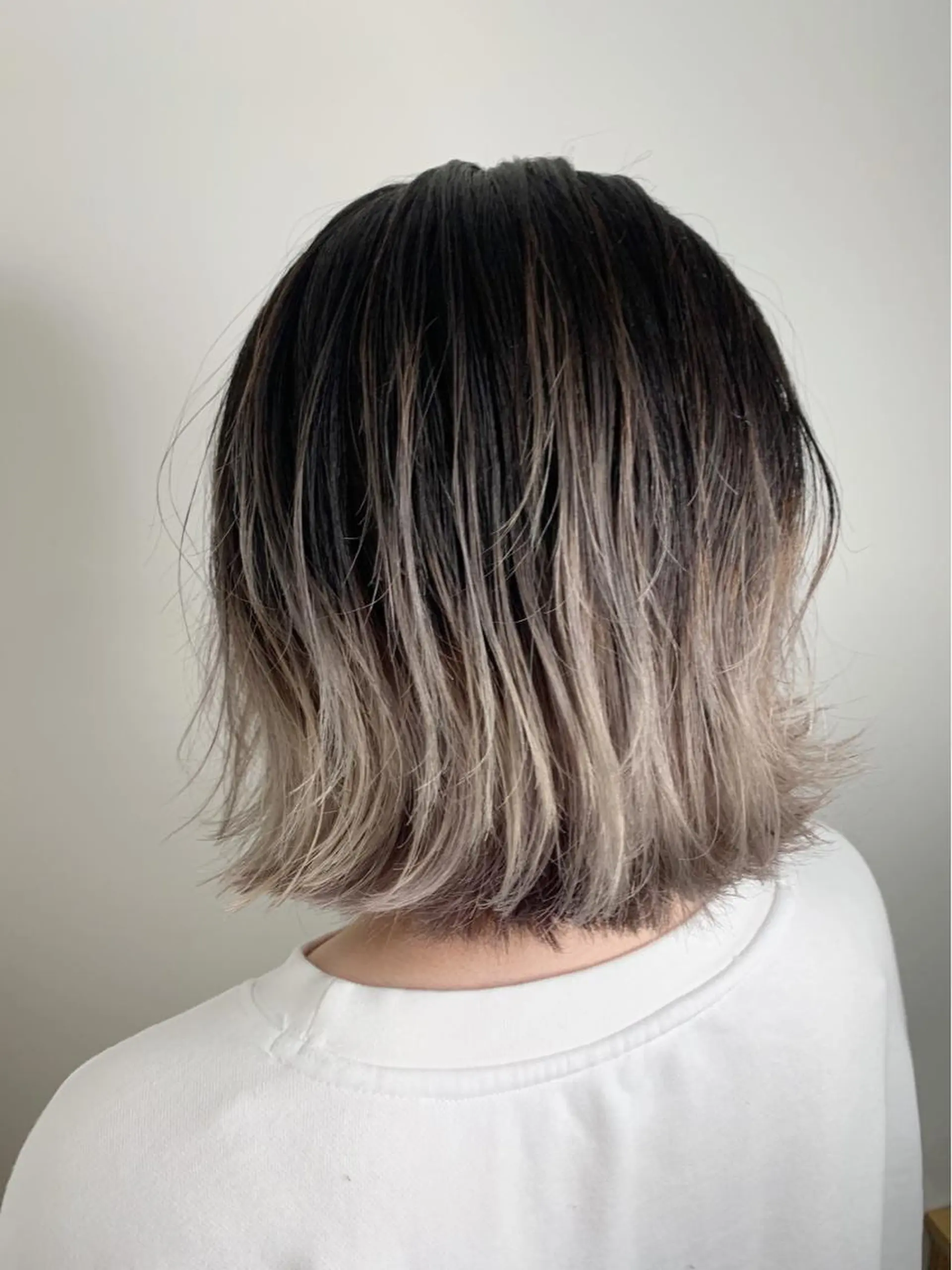 ミディアム カラー バレイヤージュ ブリーチ レイヤーカット ヘアカラー トリートメント エクステ KAZUMAのヘアスタイル