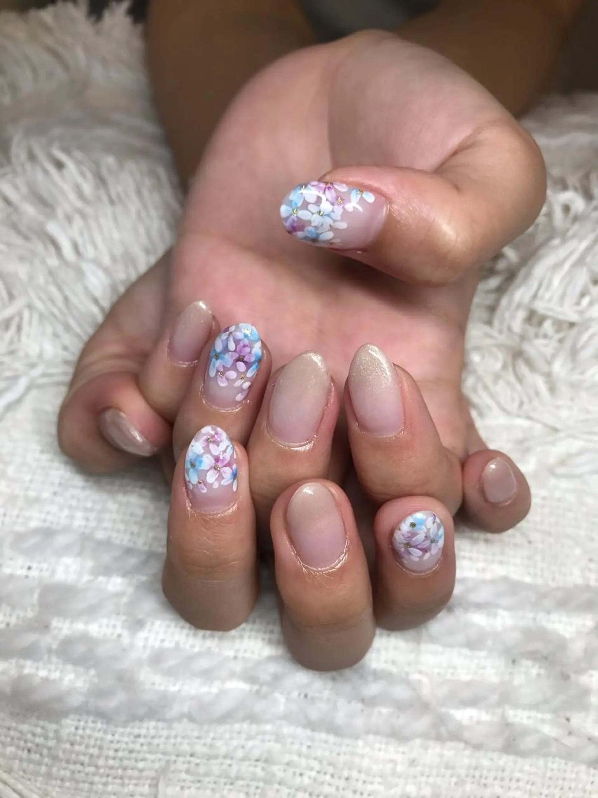 ショート カラー パーマ ヘアアレンジ ネイル マツエク・マツパ ベージュカラー ハンドネイル ハンドケア nail&eye Aoのマツエク・マツパデザイン