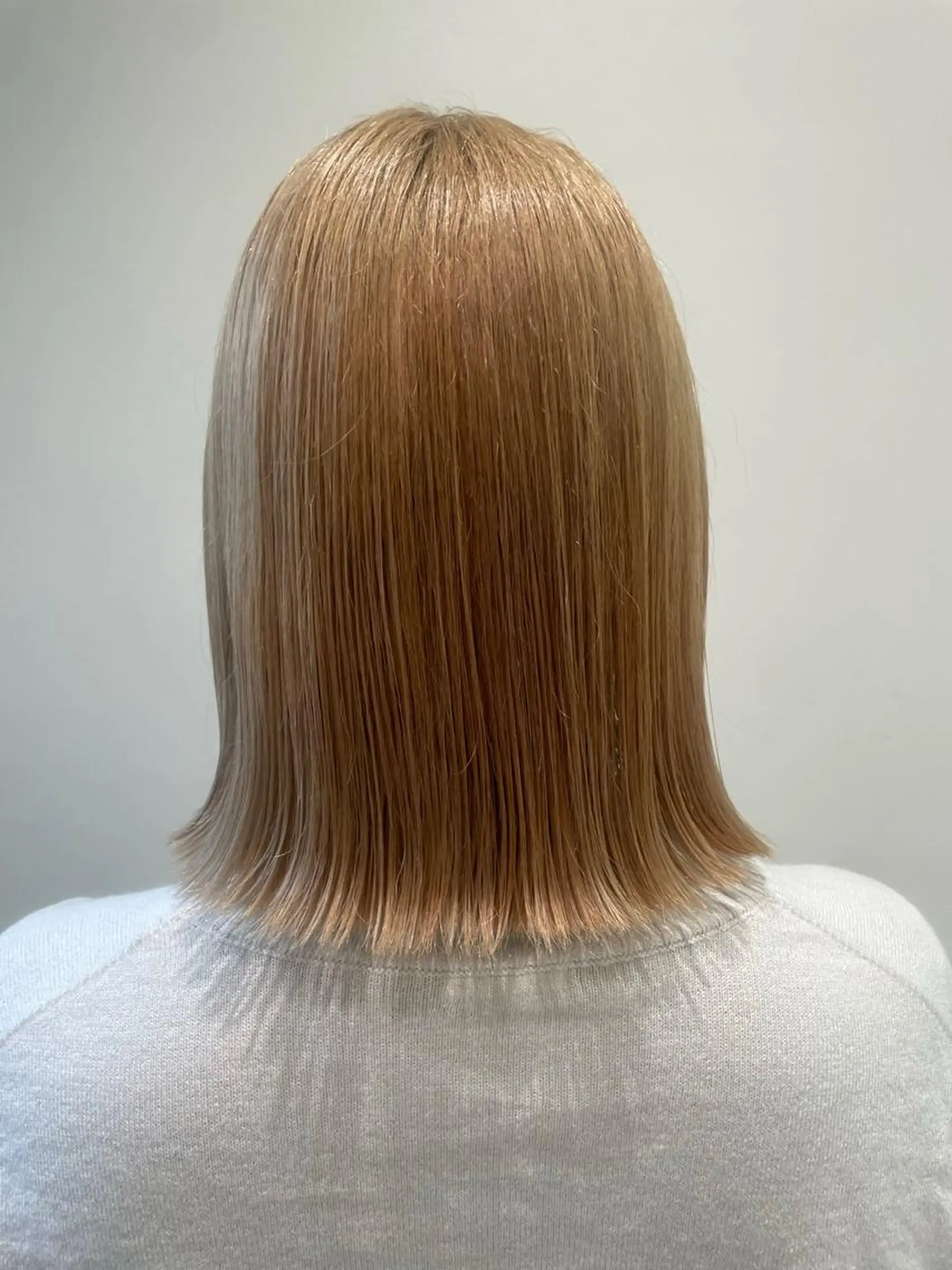 ミディアム カラー ブリーチ 切りっぱなしロブ カット ヘアカラー ボブ/インナーカラー /眉毛/Miyuのヘアスタイル