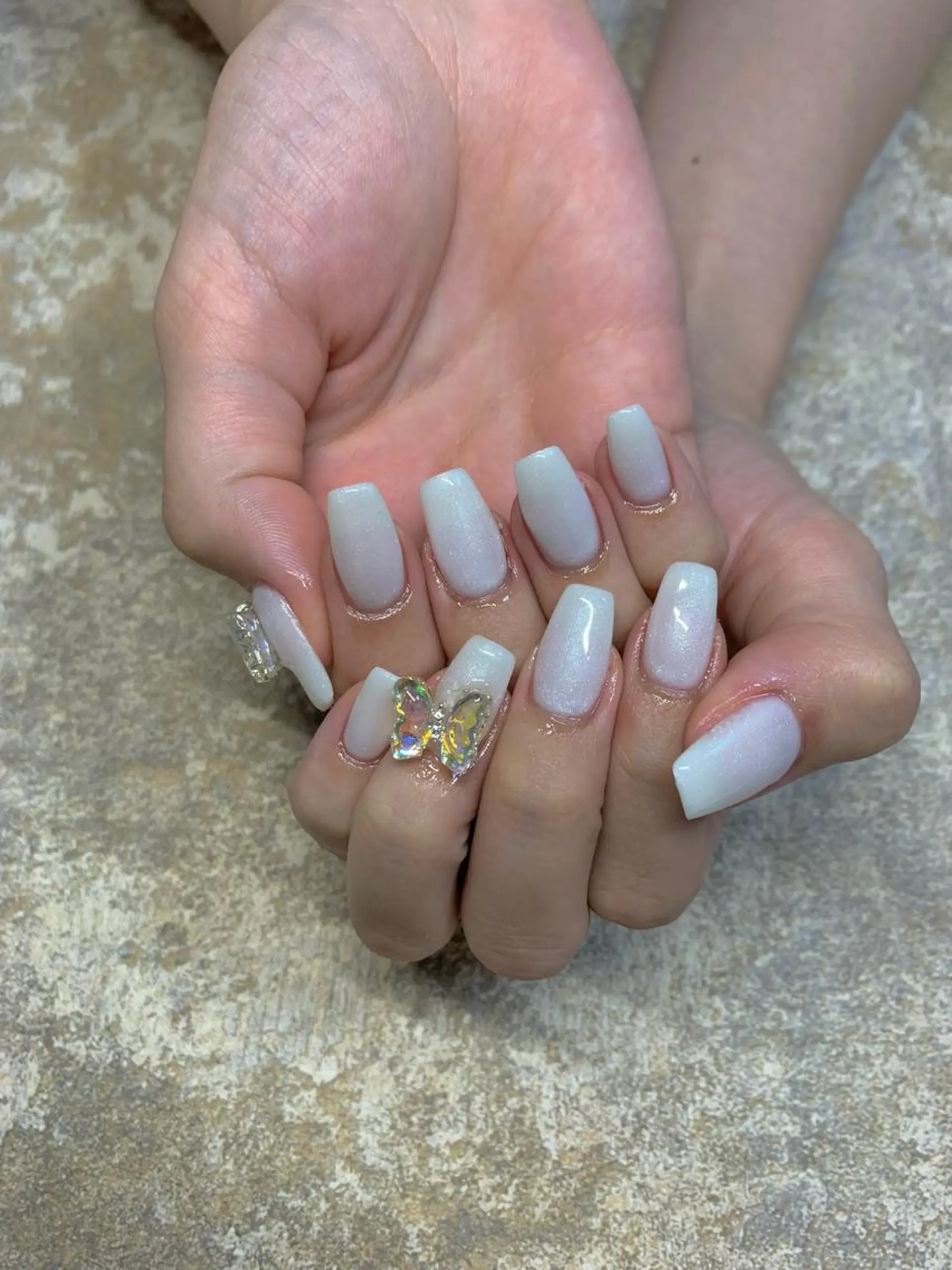 ミディアム ハンドネイル ハンドケア Kono Nanamiのネイルデザイン