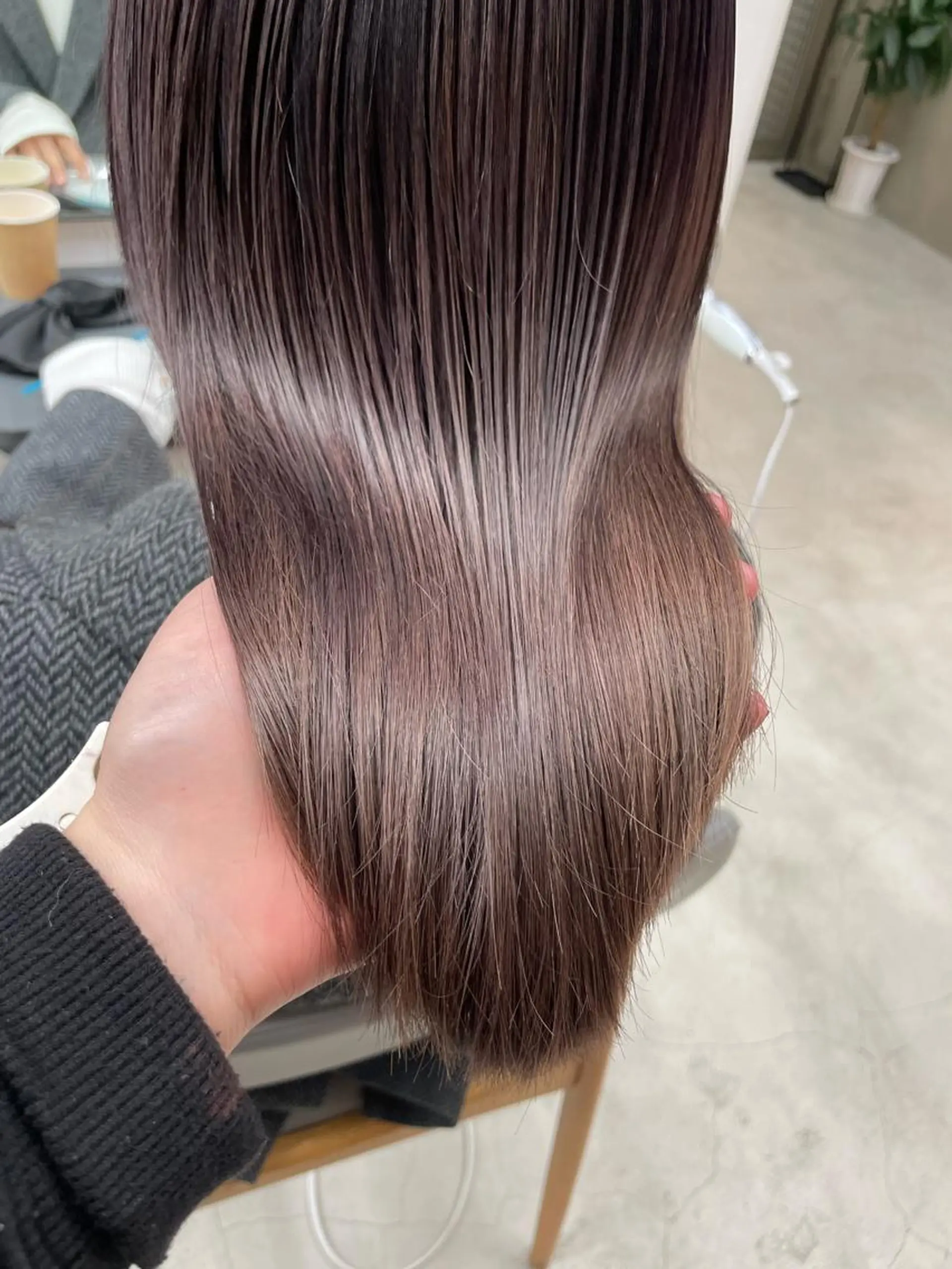 カラー 若月 あやかのヘアスタイル