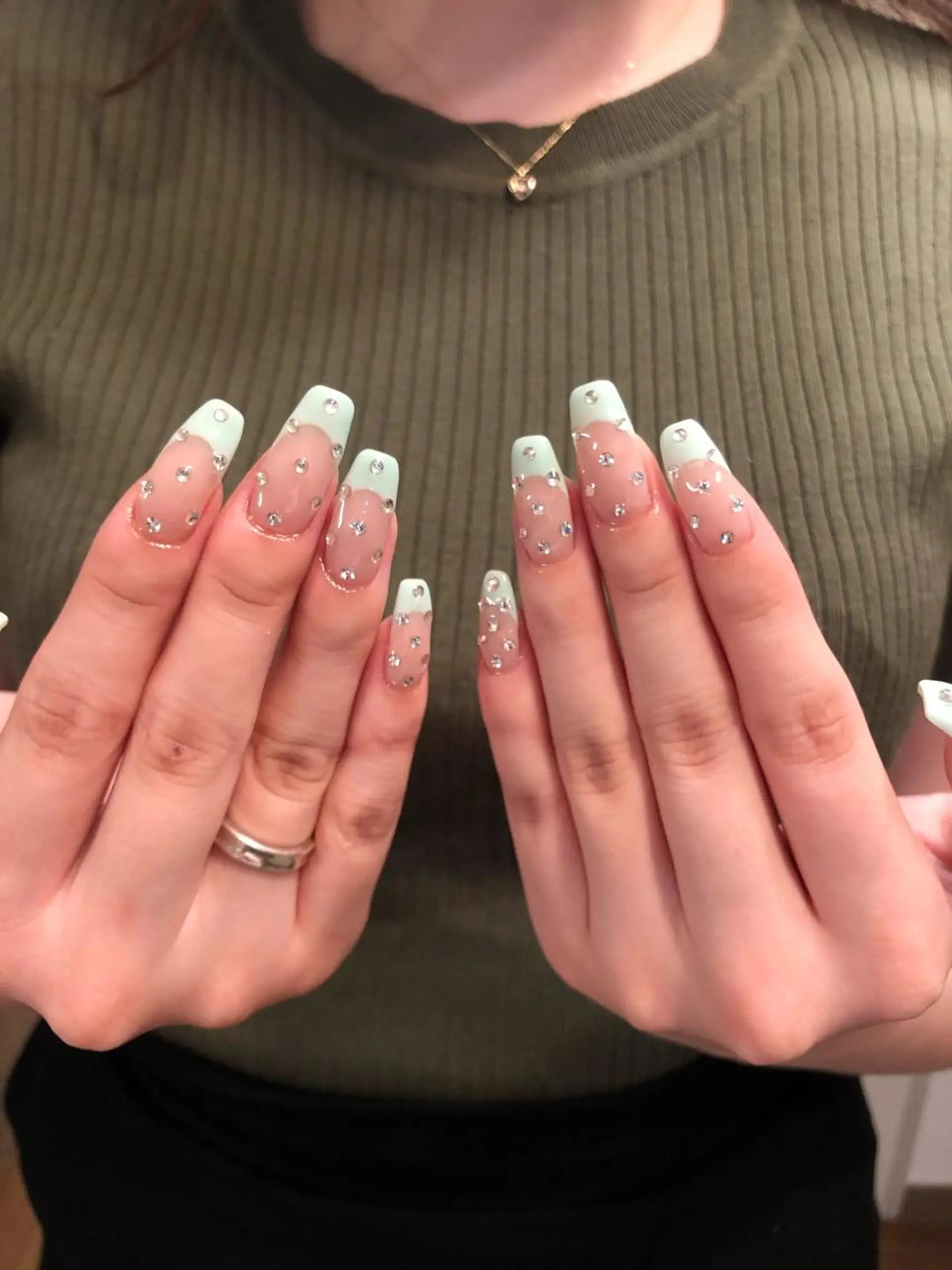 ネイル ハンドネイル フットネイル ハンドケア Nes.Nail所属・Miyagi Asamiのネイルデザイン