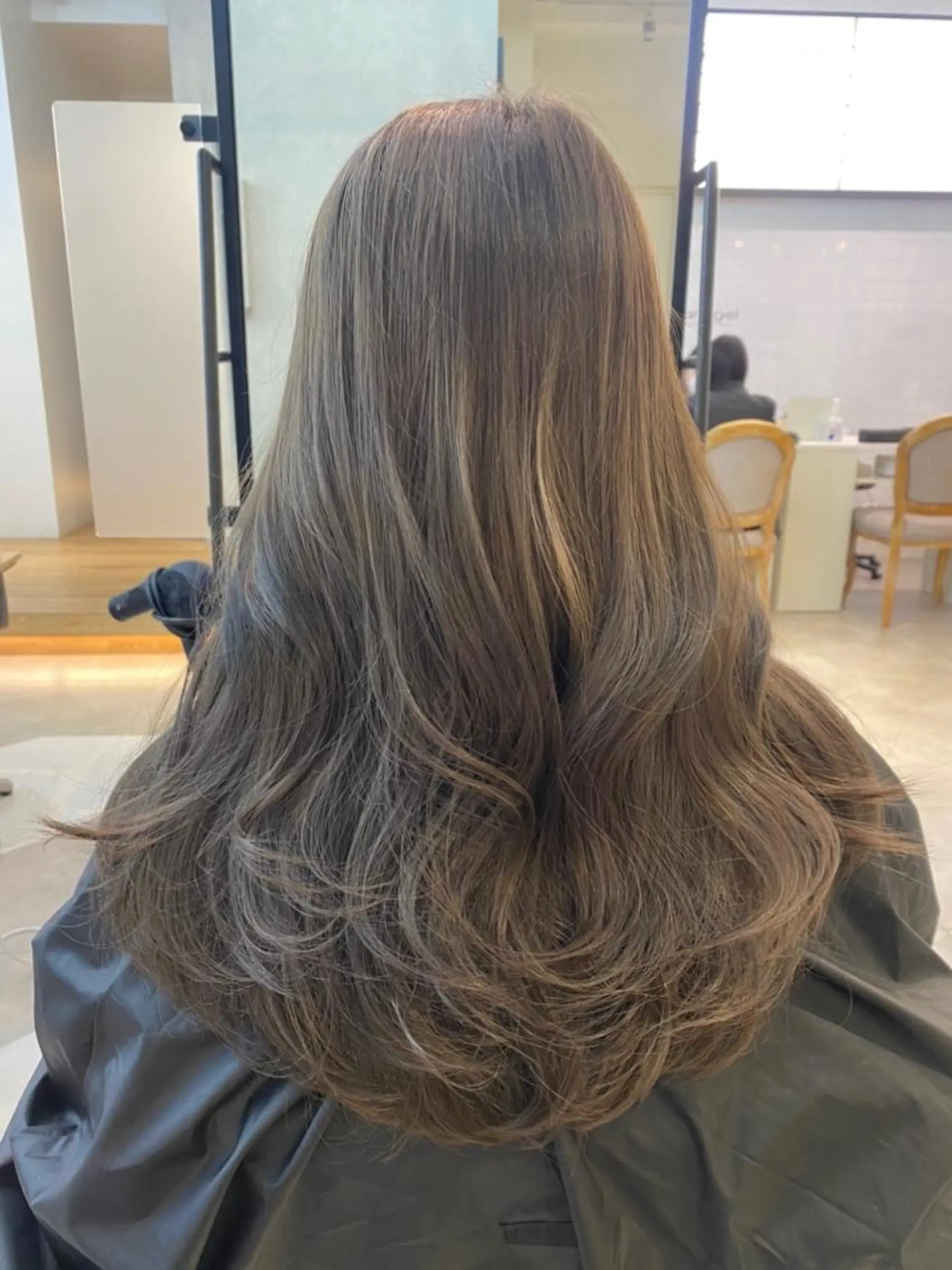 ロング カット レイヤーカット カノン🩷のヘアスタイル