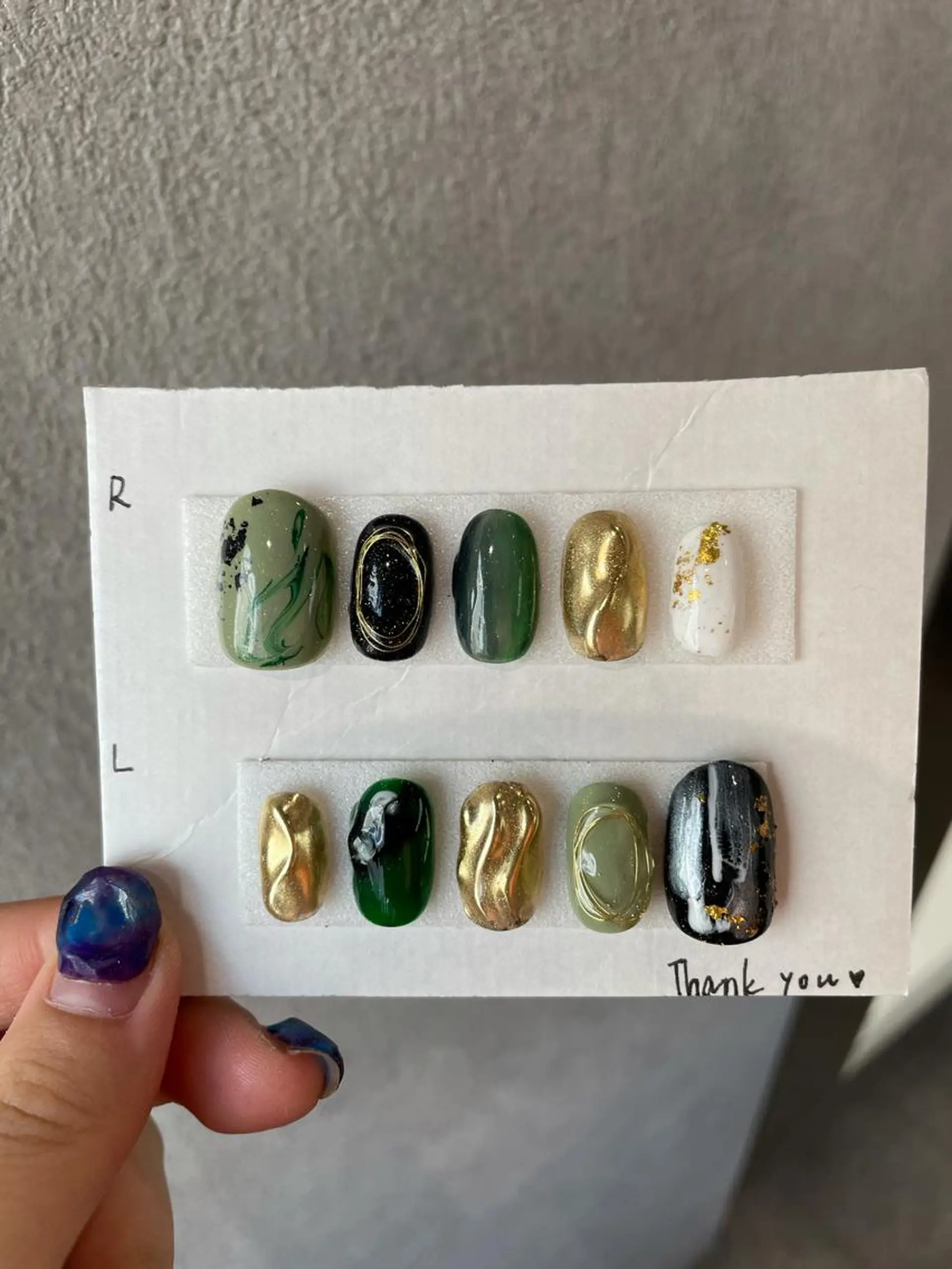 ネイル 成人式 ニュアンスネイル ネイルチップ ハンドネイル ナチュラル透明感🌱 小山美樹子のヘアスタイル